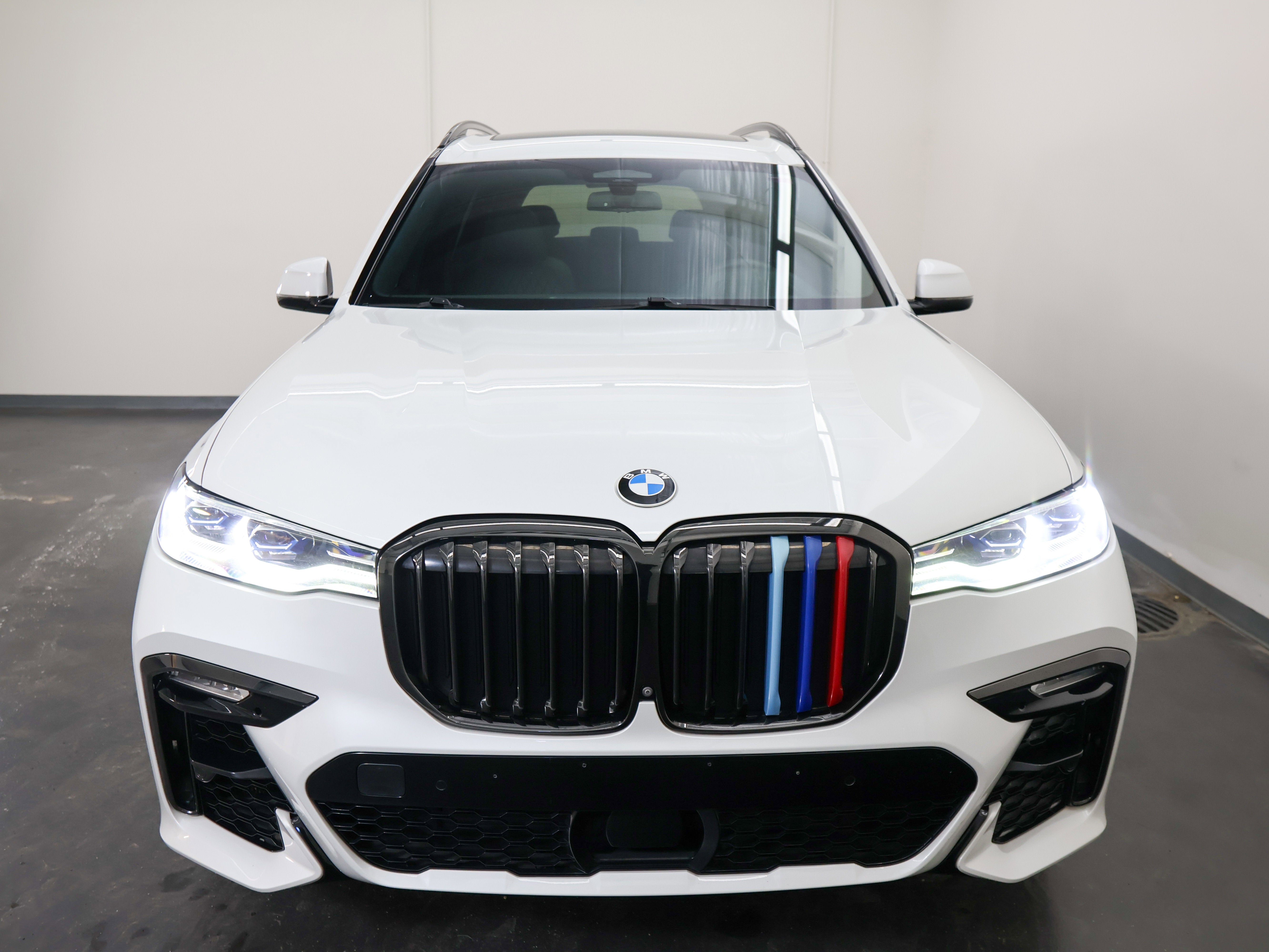 2021 BMW X7 M50i