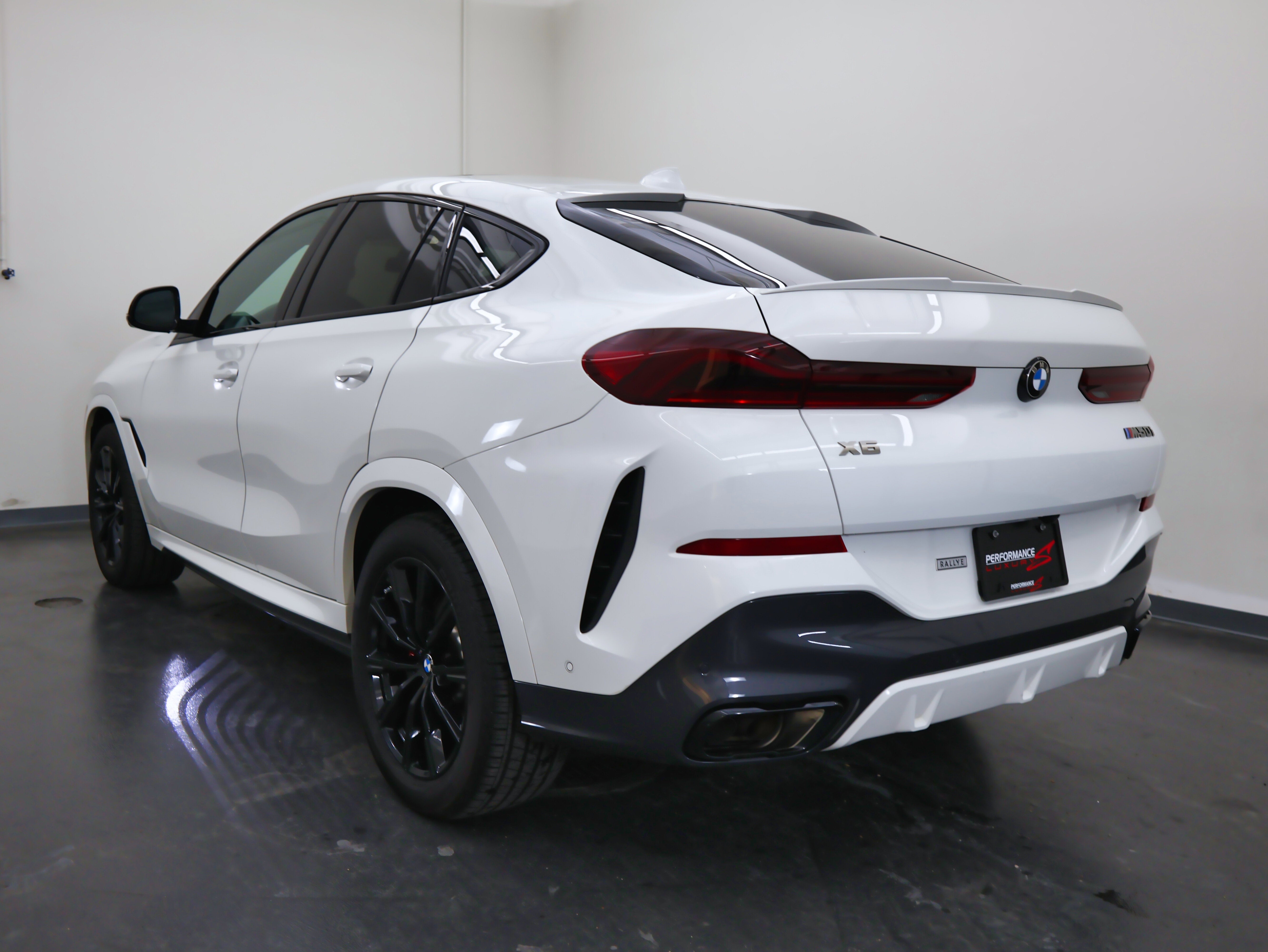 2023 BMW X6 M50i
