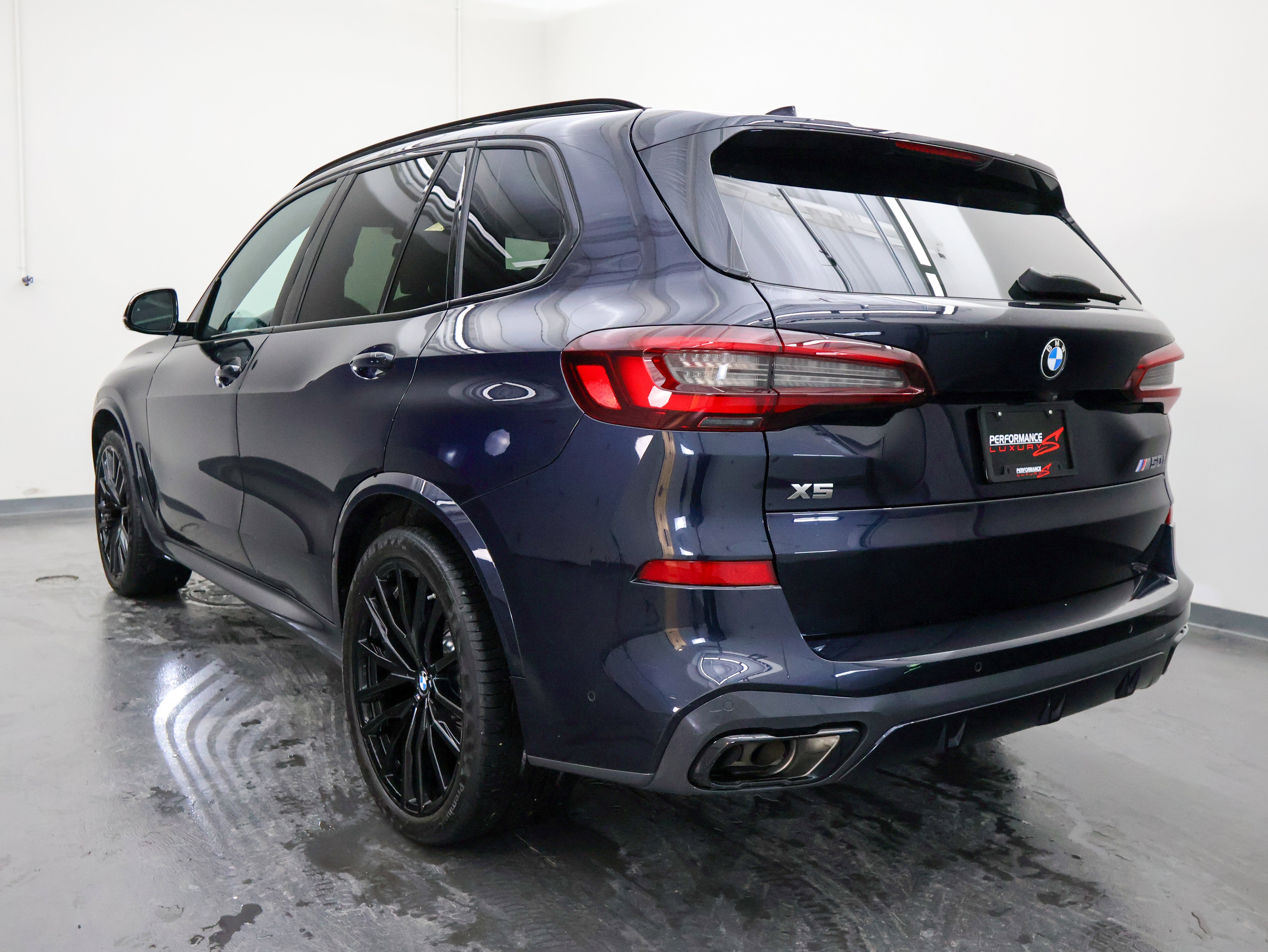 2023 BMW X5 M50i