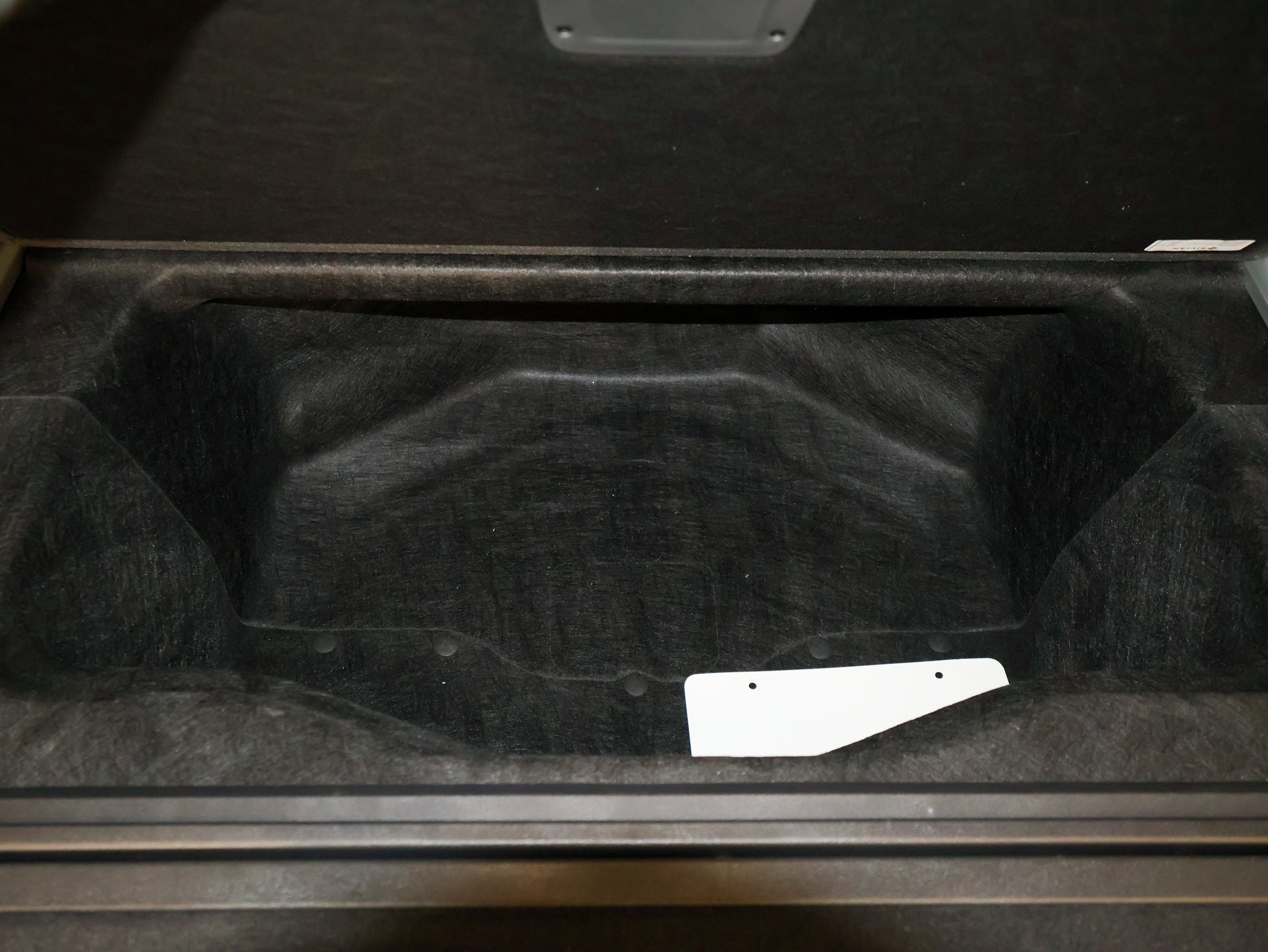 2025 Rivian R1S Adventure