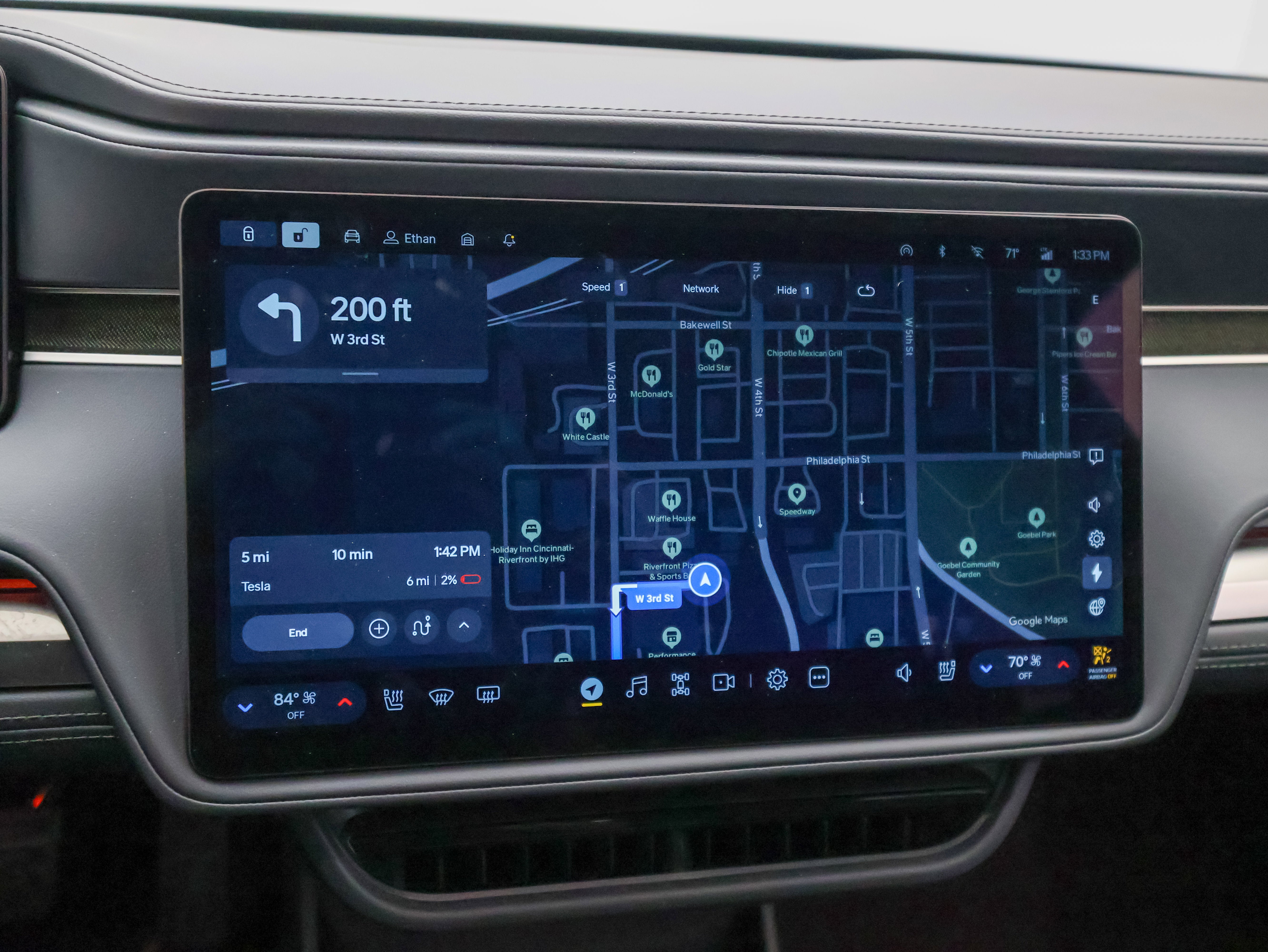 2025 Rivian R1S Adventure