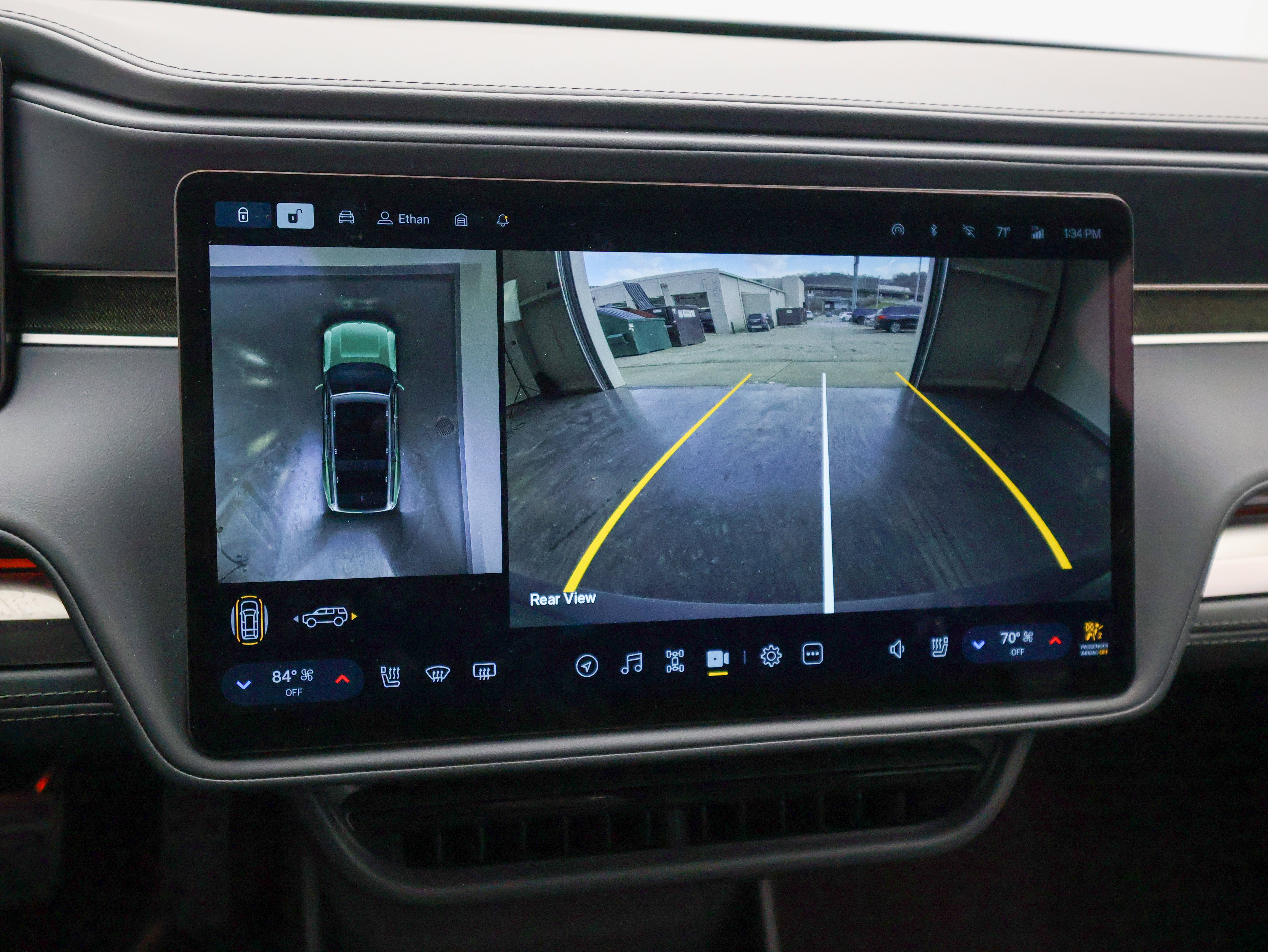 2025 Rivian R1S Adventure