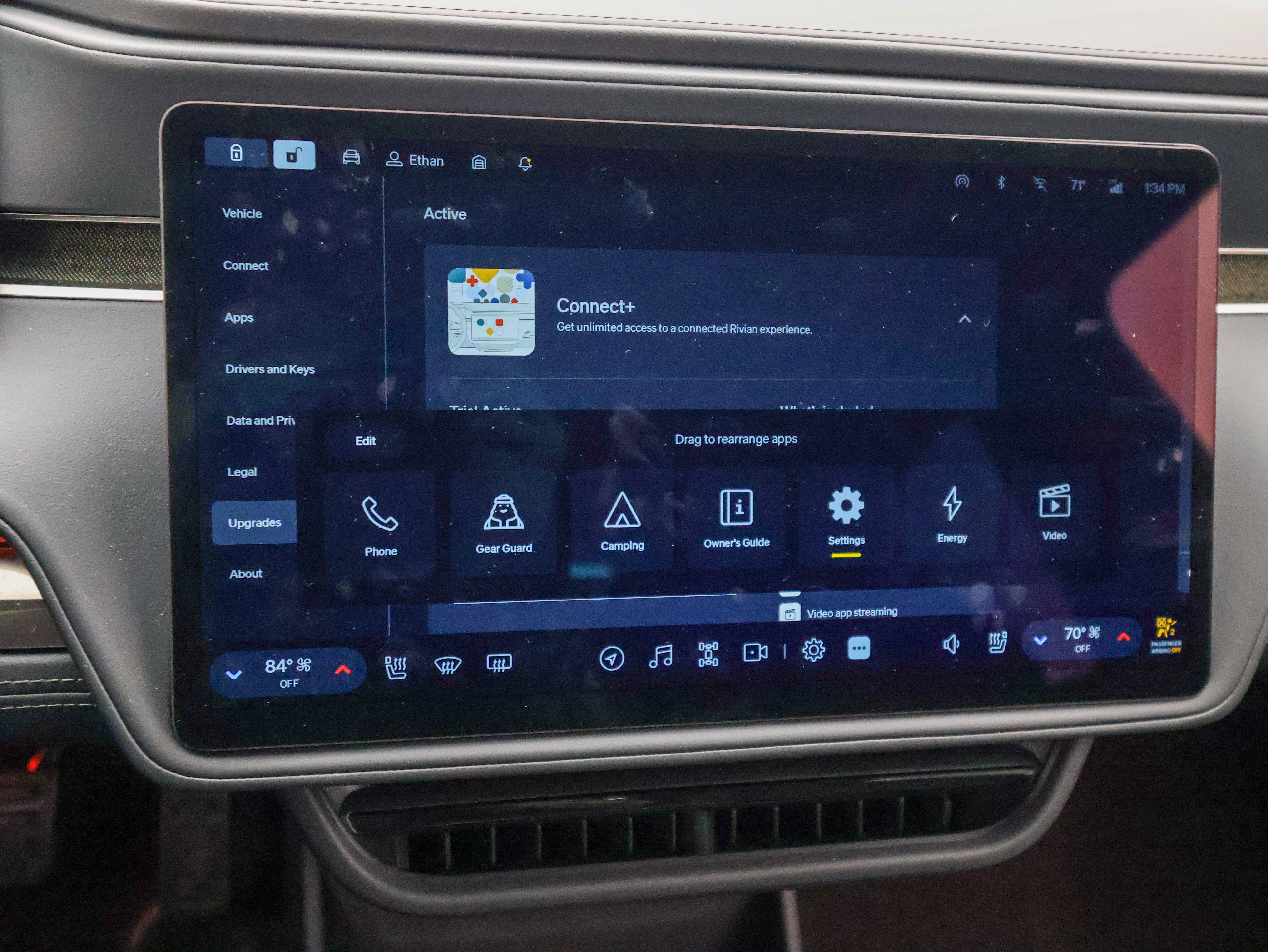 2025 Rivian R1S Adventure