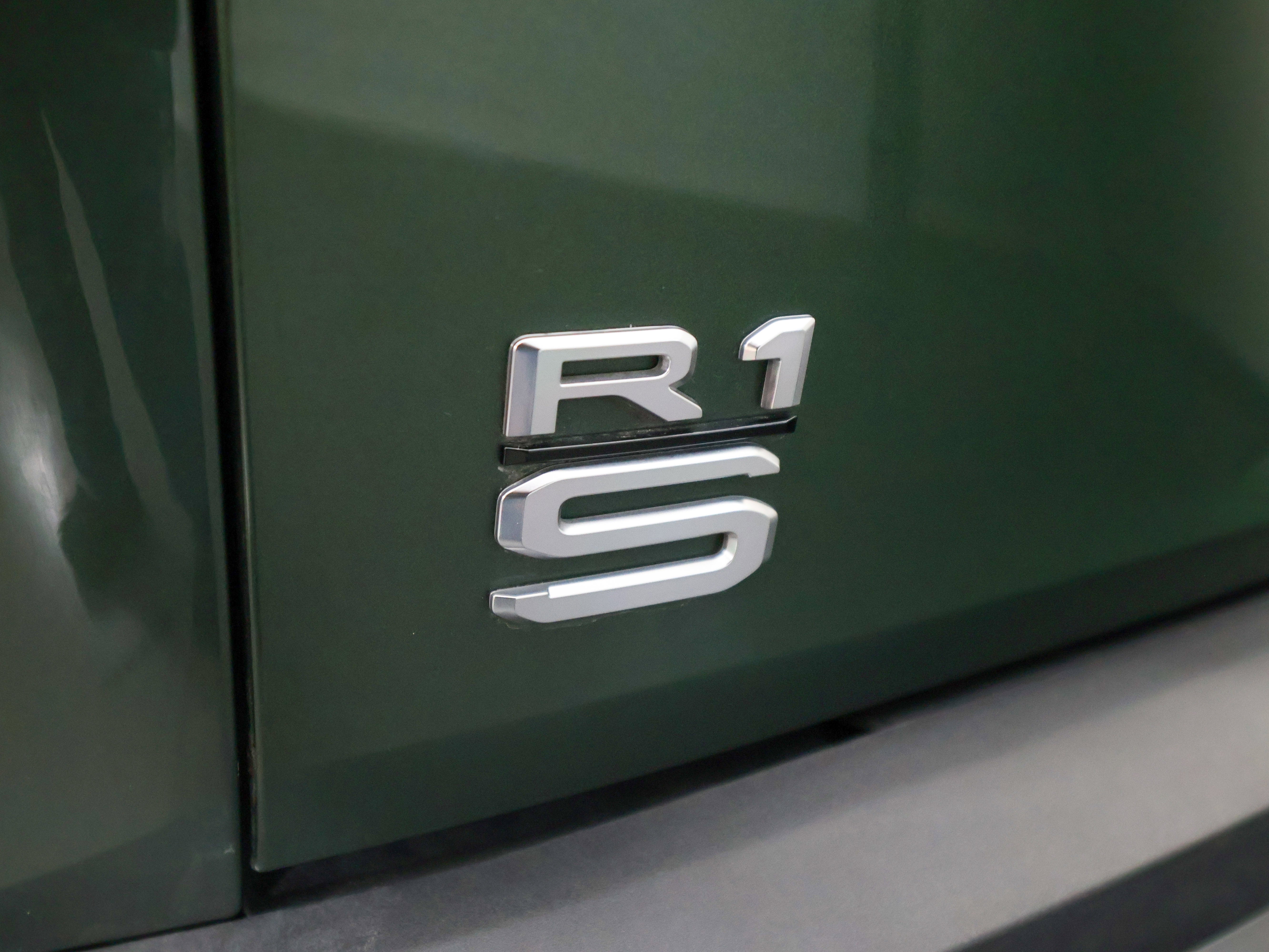 2025 Rivian R1S Adventure