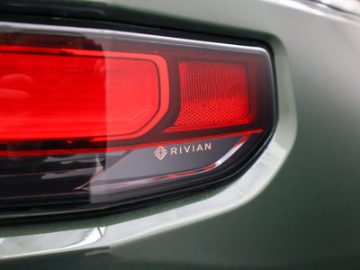 2025 Rivian R1S Adventure