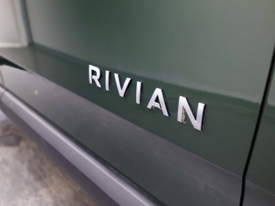 2025 Rivian R1S Adventure