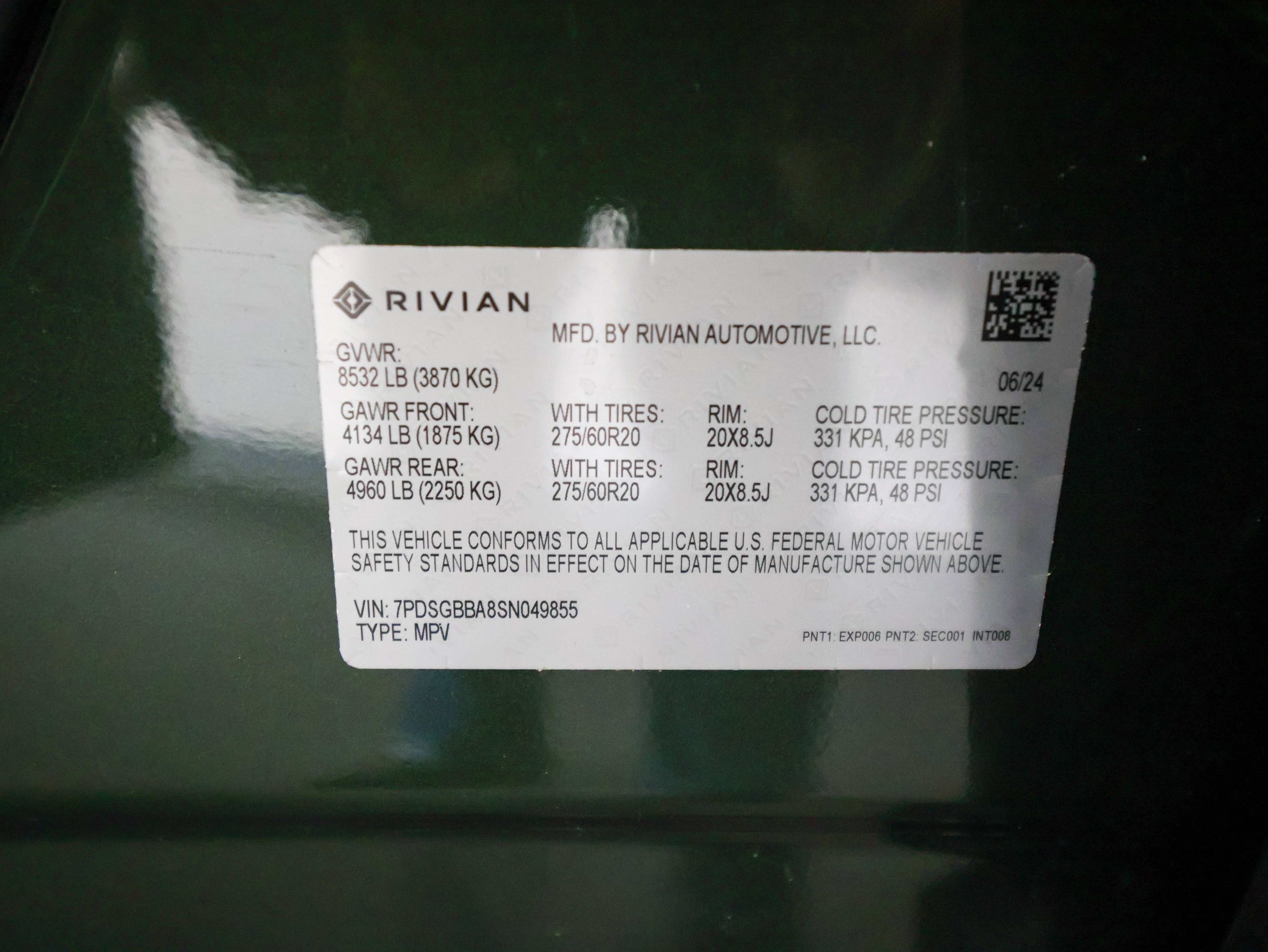 2025 Rivian R1S Adventure