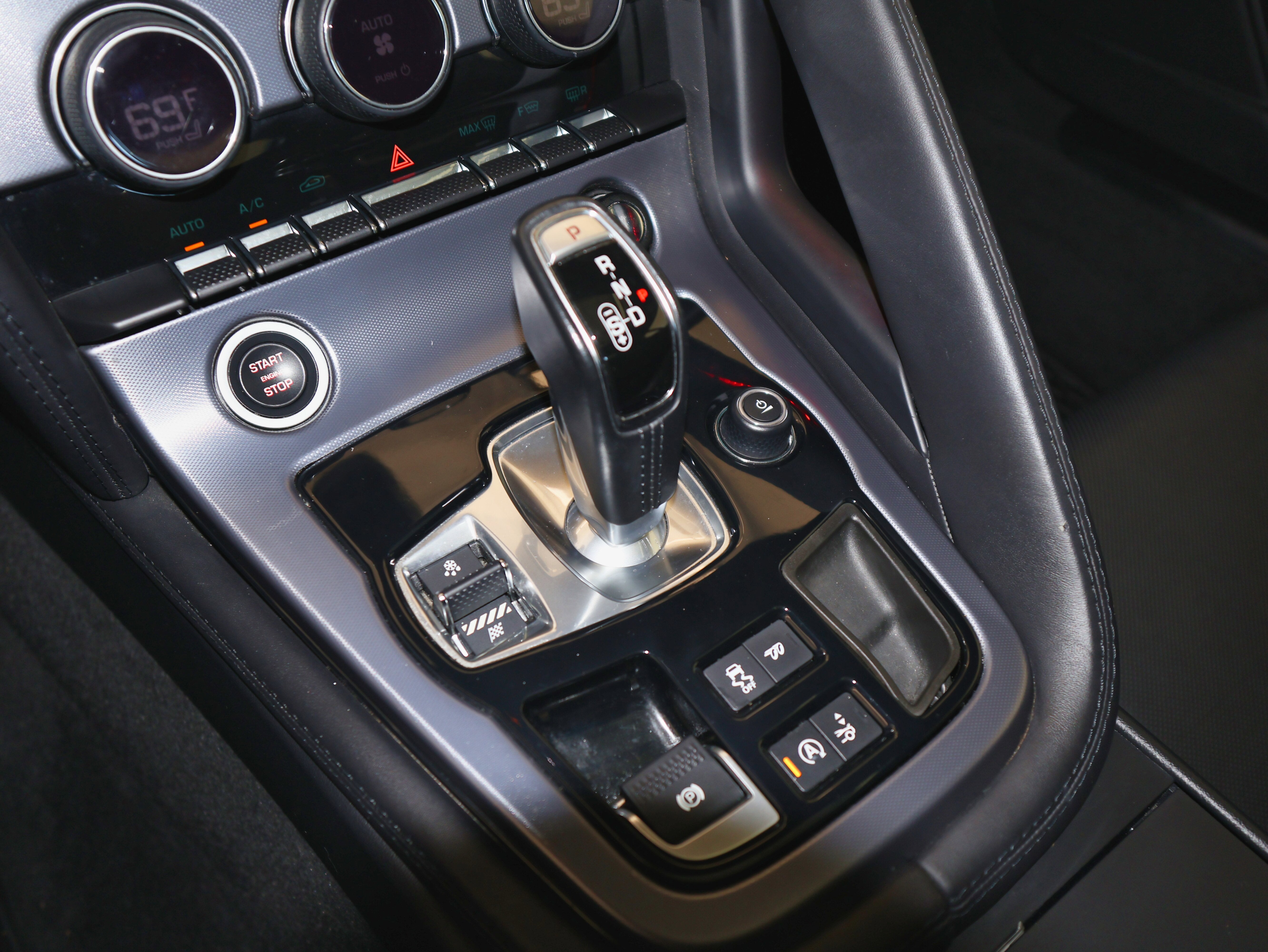 2021 Jaguar F-TYPE R-Dynamic