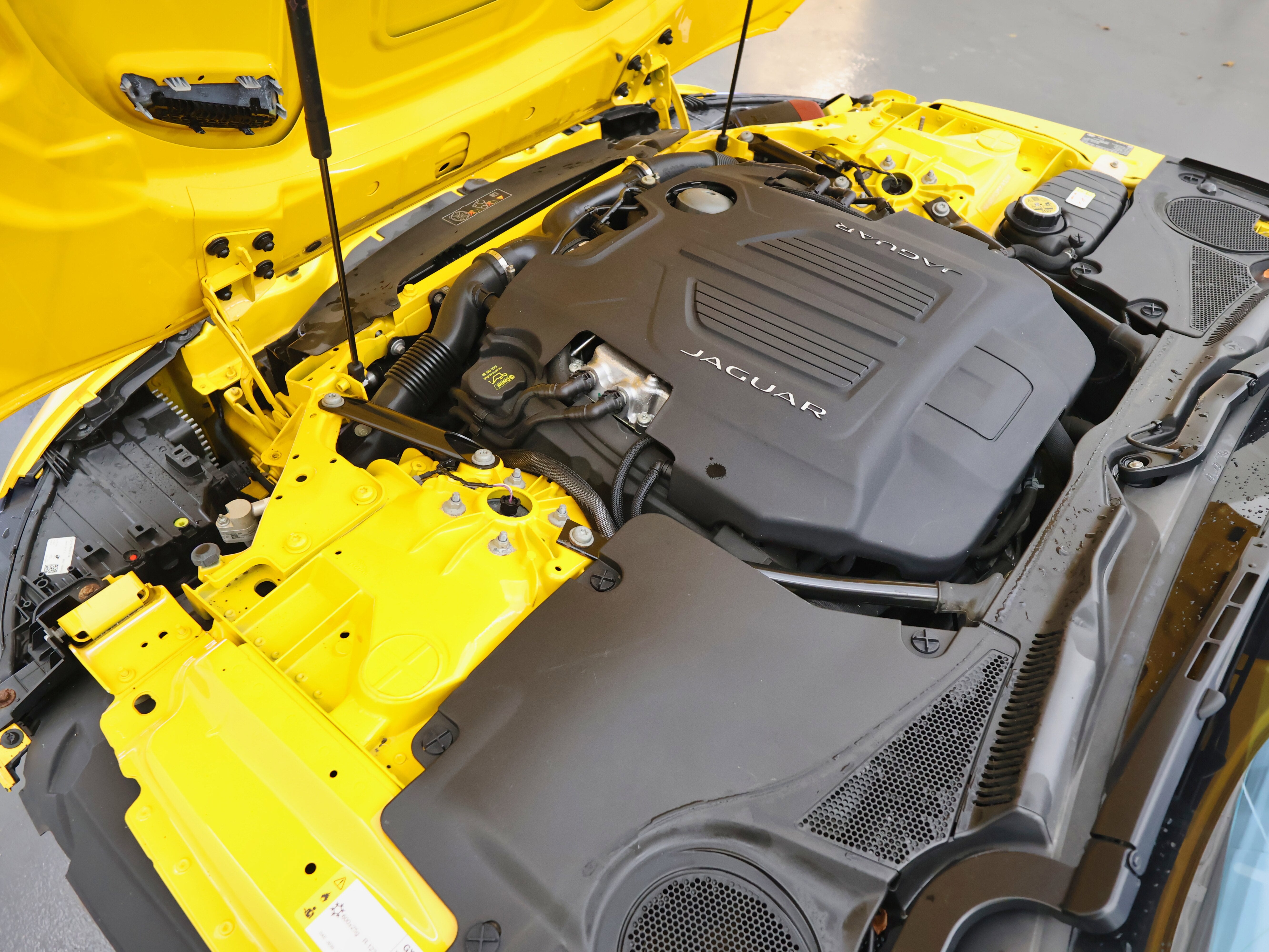 2021 Jaguar F-TYPE R-Dynamic