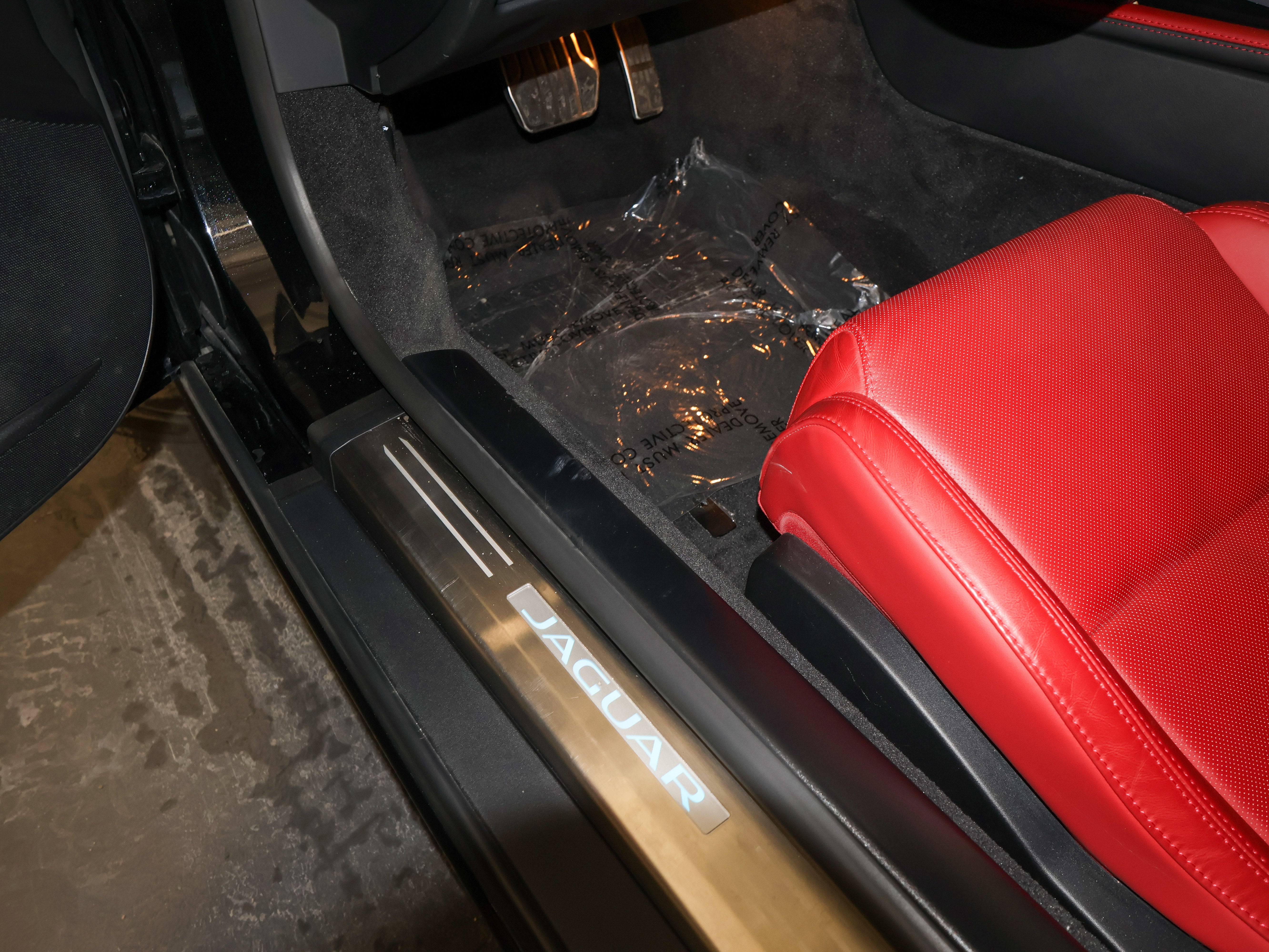 2023 Jaguar F-TYPE P450