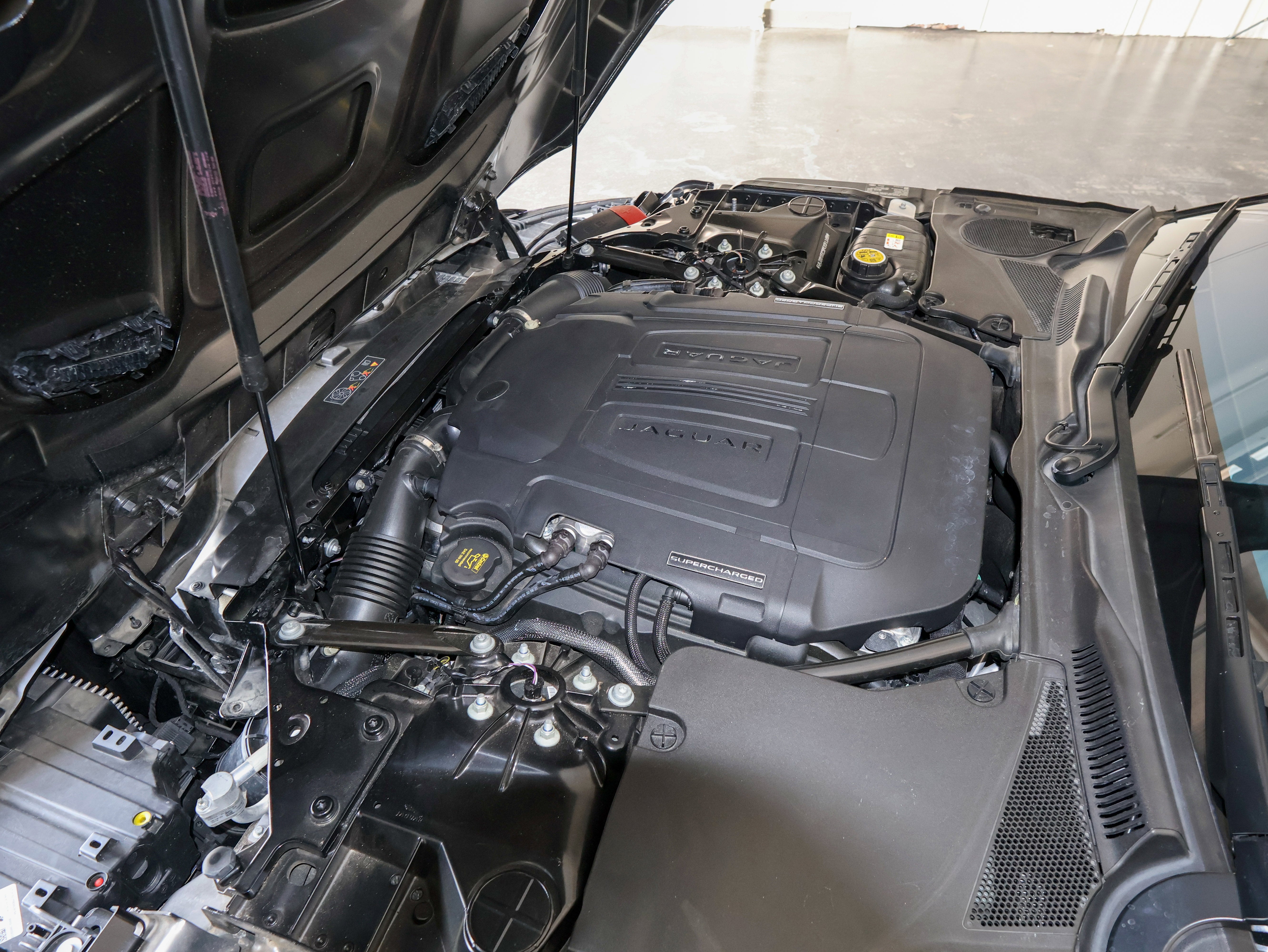 2023 Jaguar F-TYPE P450