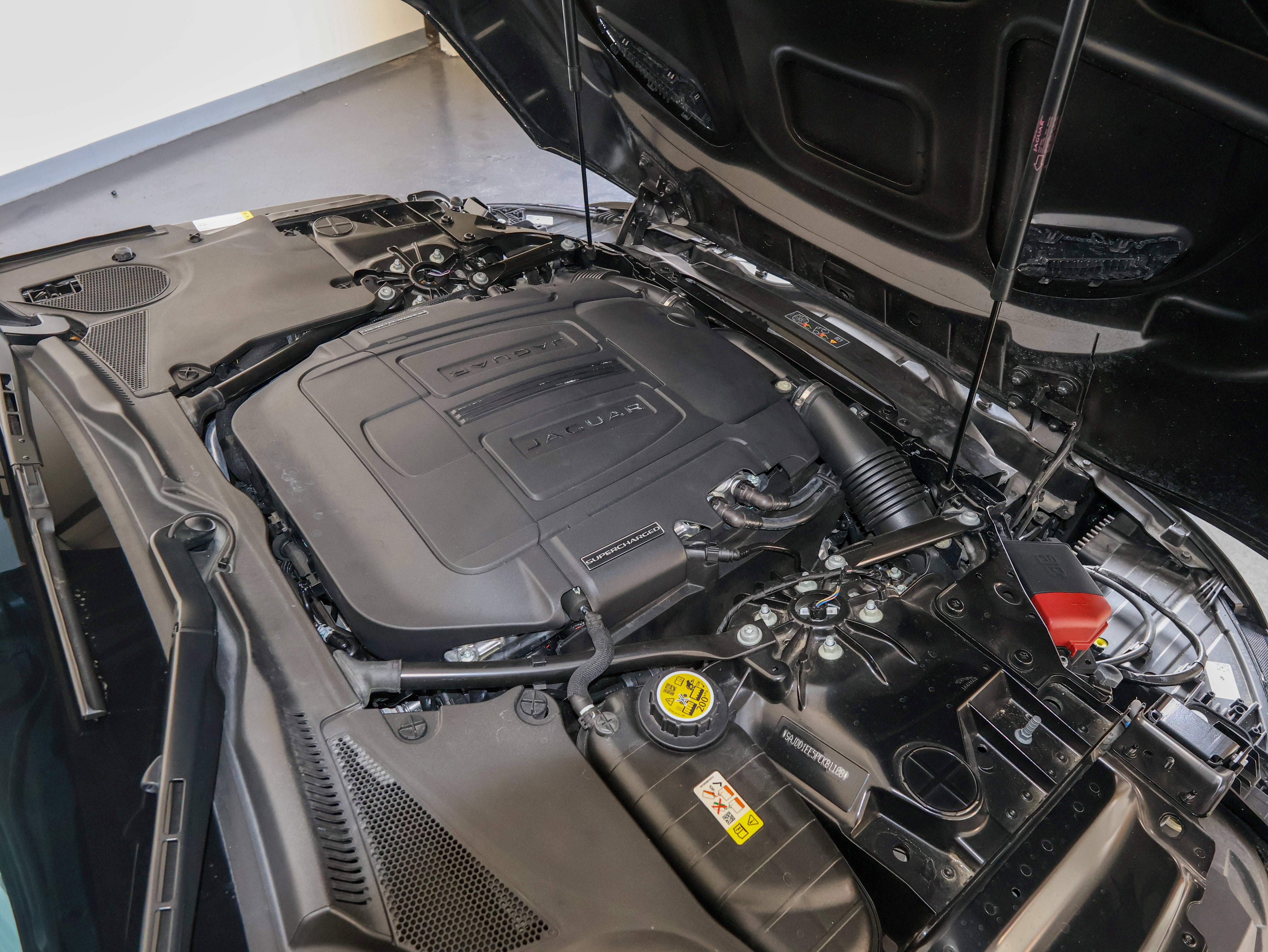 2023 Jaguar F-TYPE P450