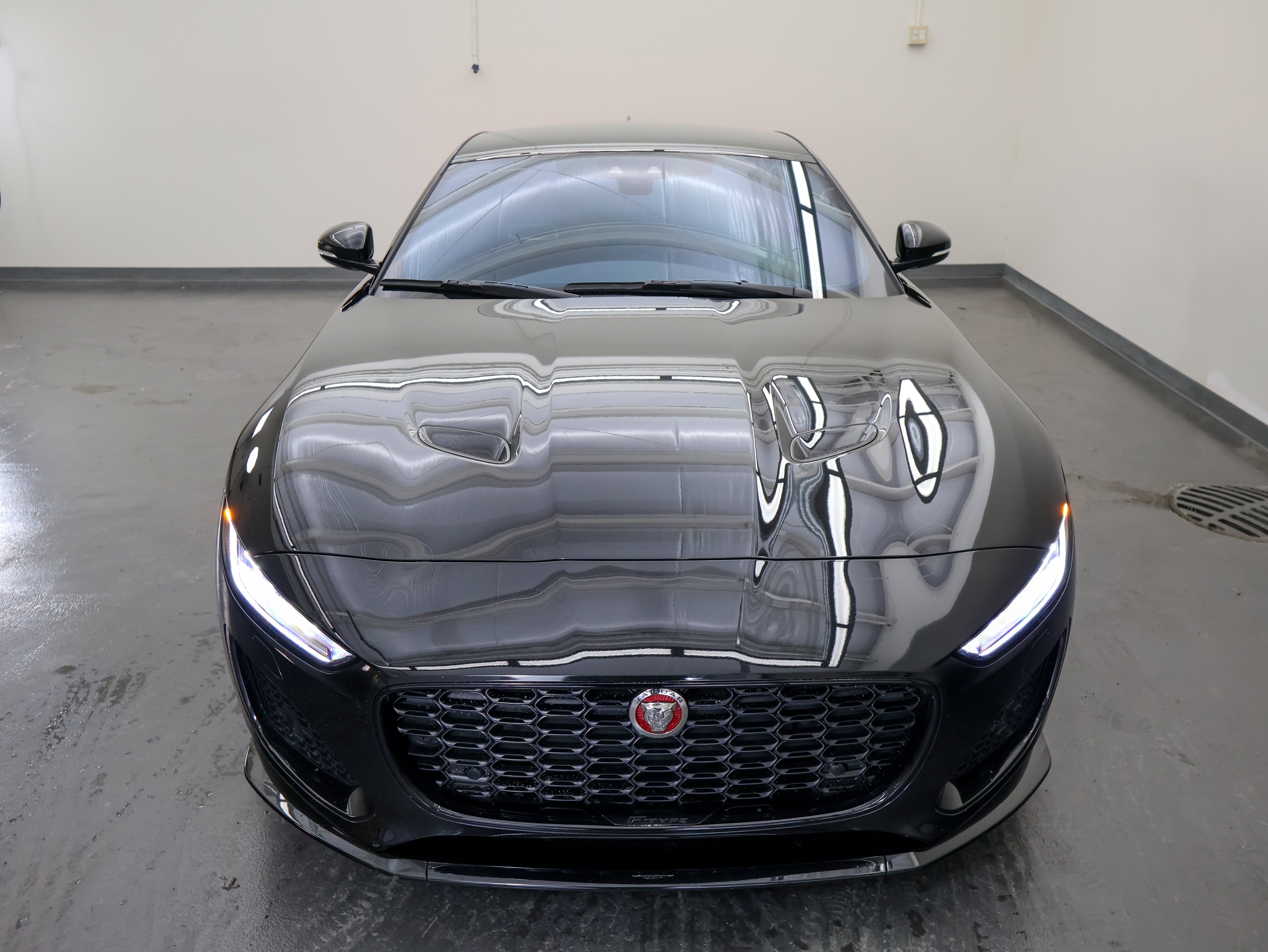 2023 Jaguar F-TYPE P450