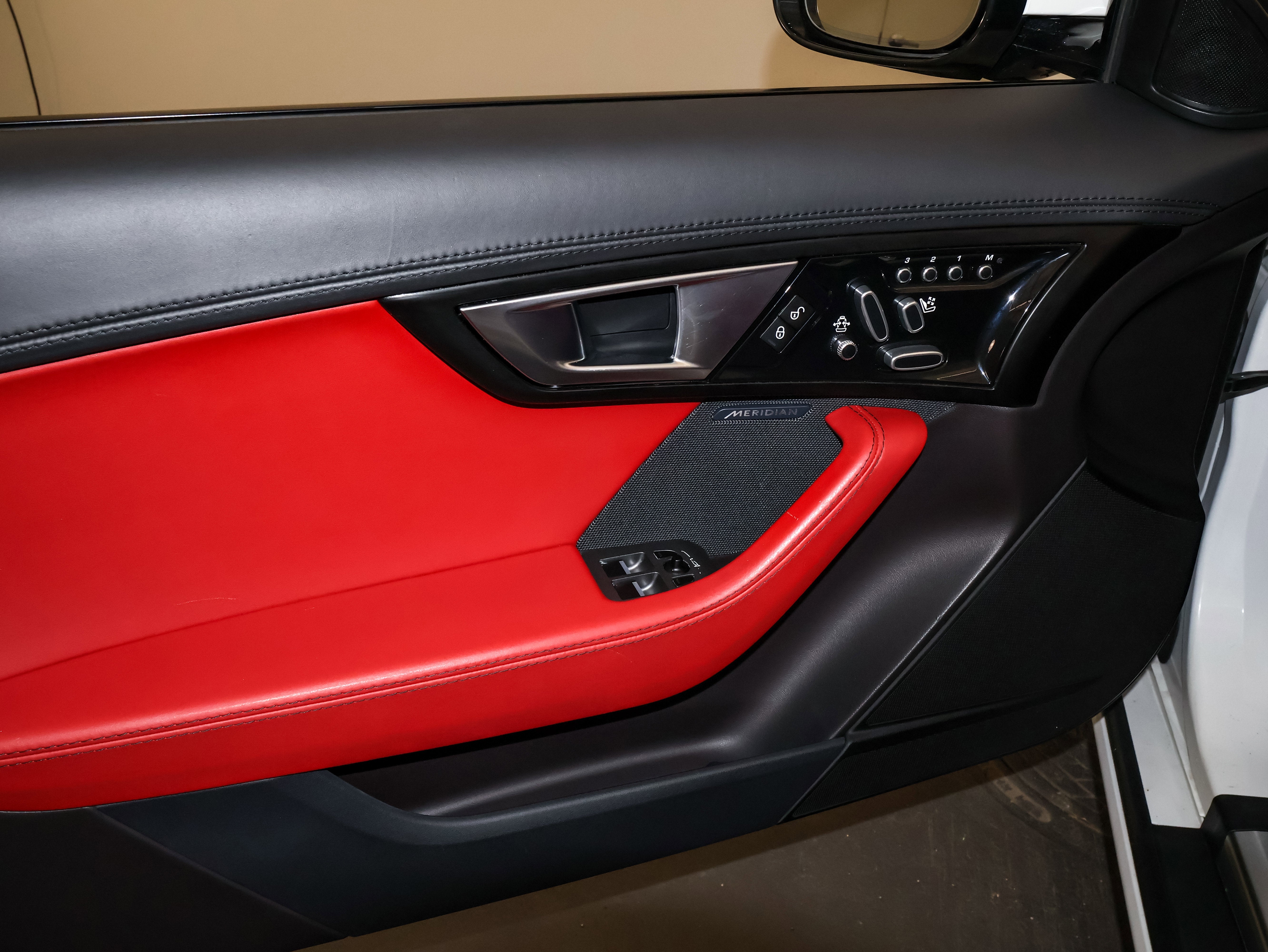 2015 Jaguar F-TYPE V8 S