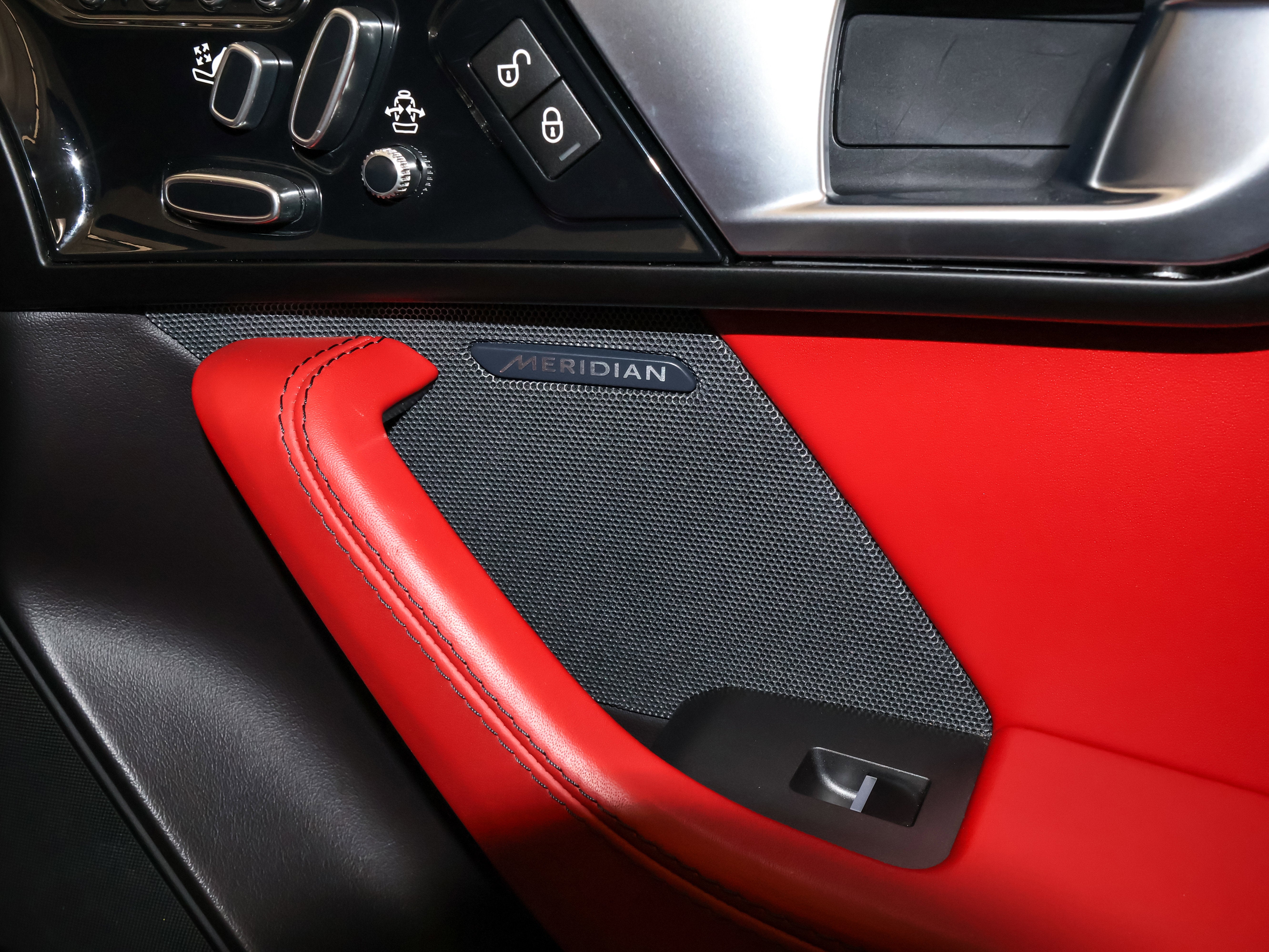 2015 Jaguar F-TYPE V8 S