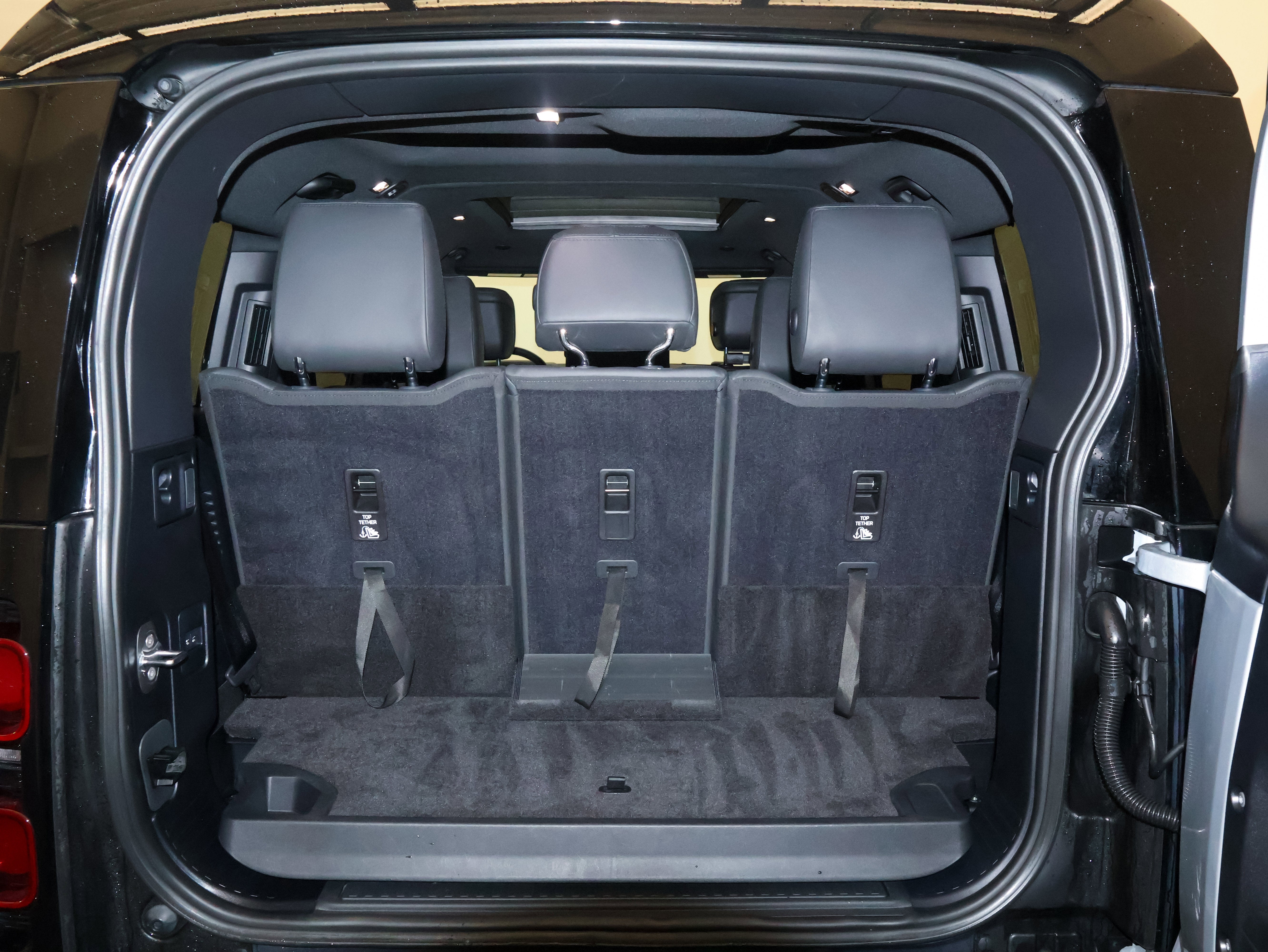 2024 Land Rover Defender X-Dynamic SE