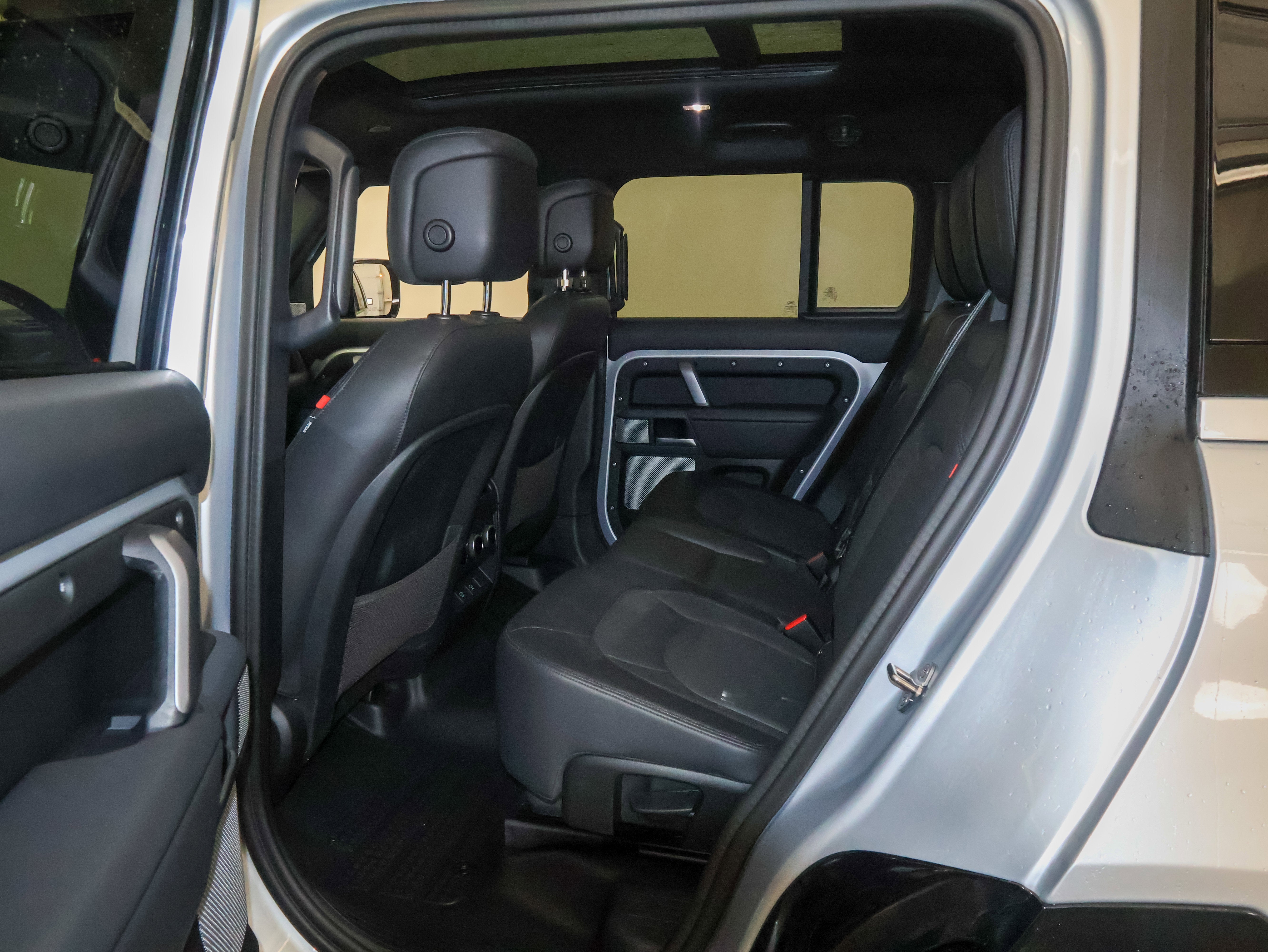 2024 Land Rover Defender X-Dynamic SE