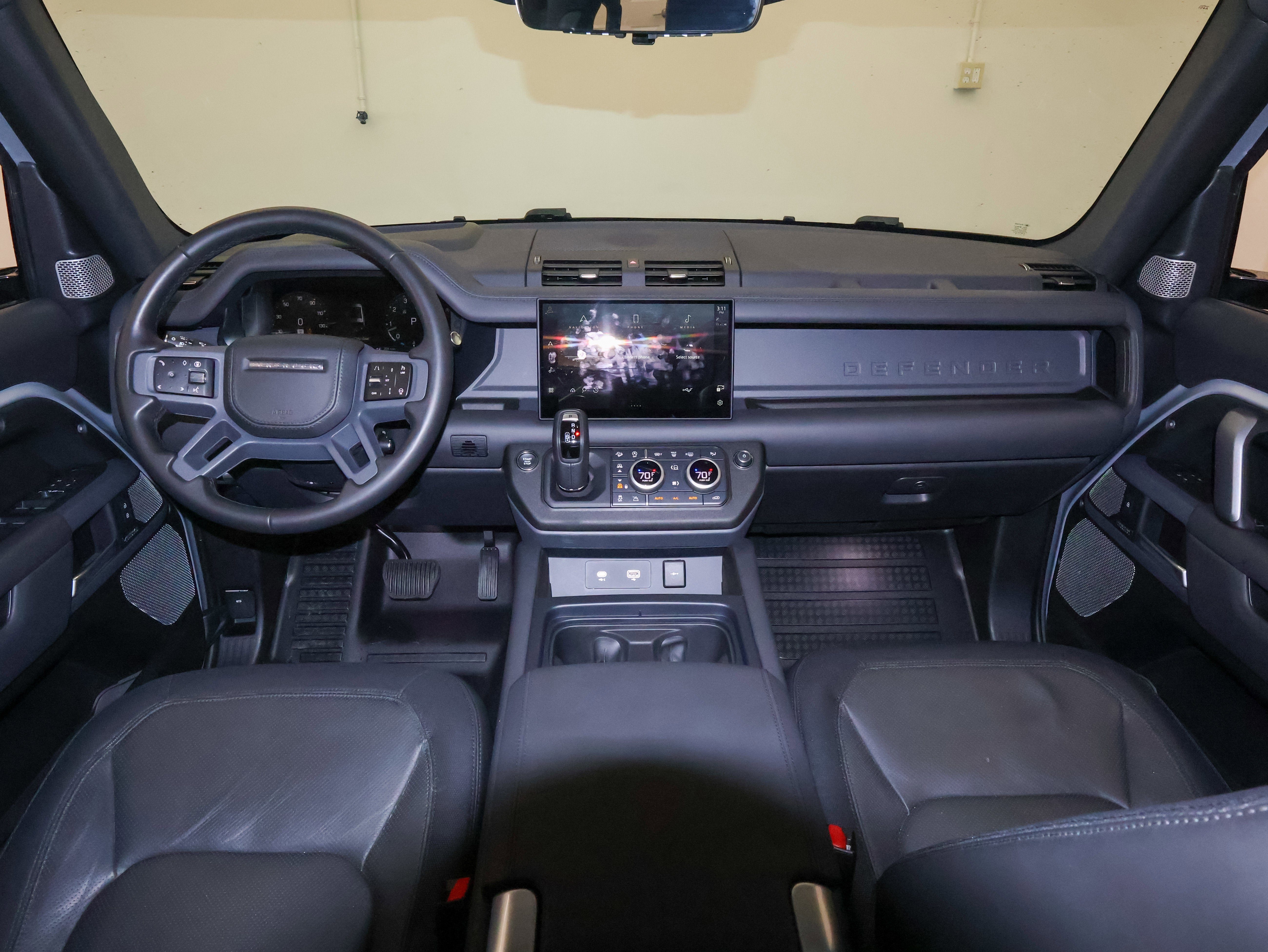 2024 Land Rover Defender X-Dynamic SE