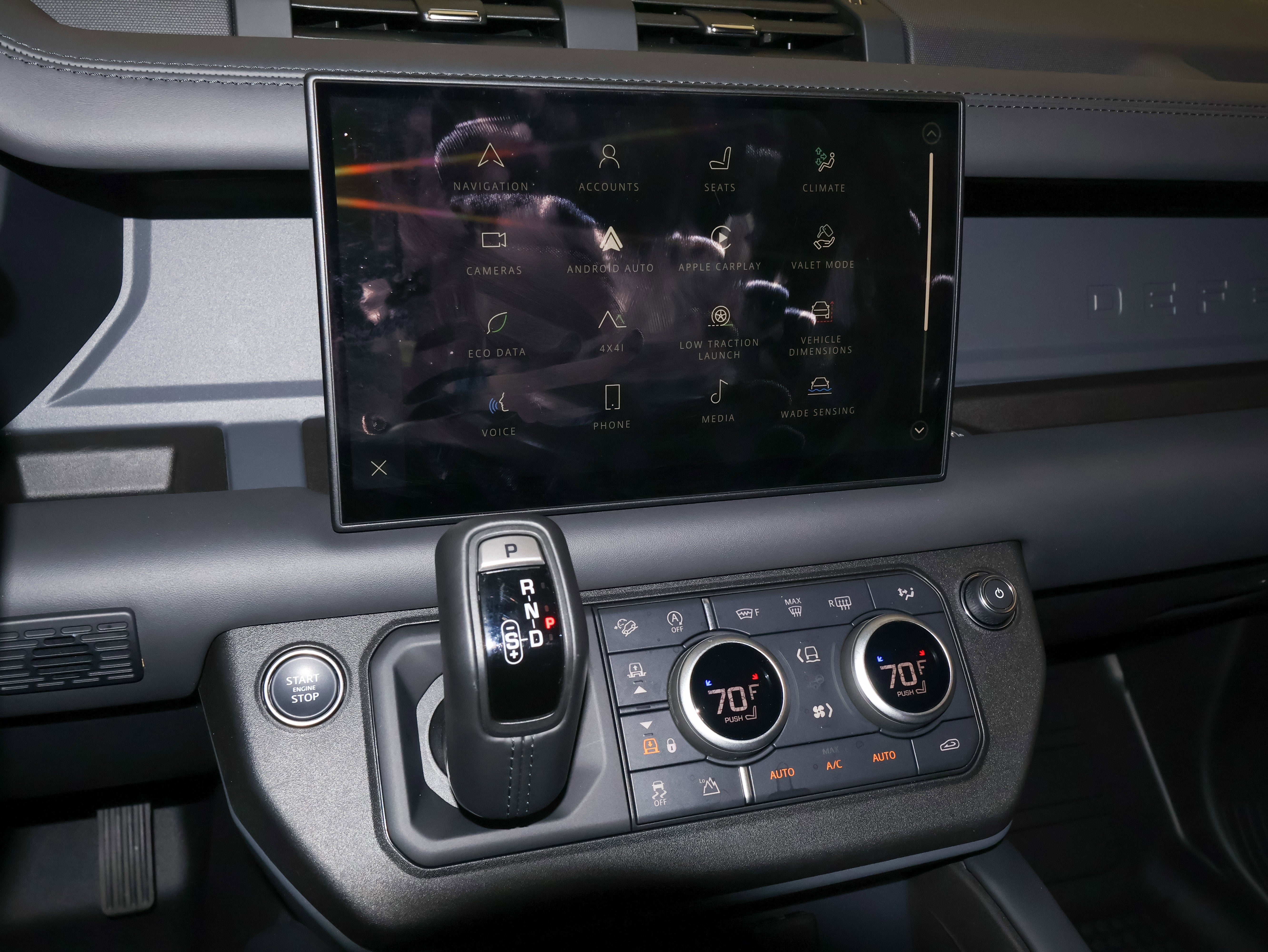 2024 Land Rover Defender X-Dynamic SE