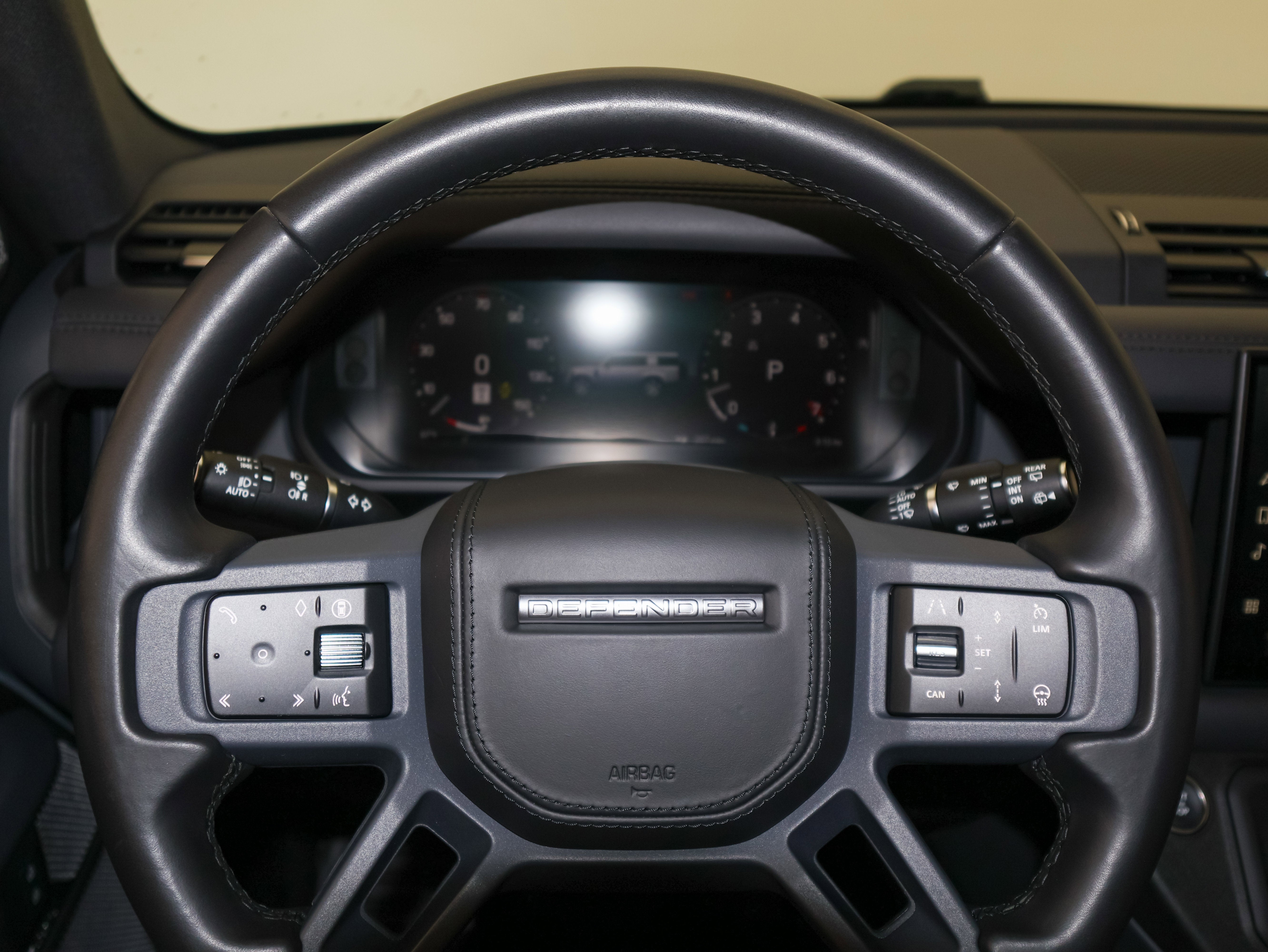 2024 Land Rover Defender X-Dynamic SE