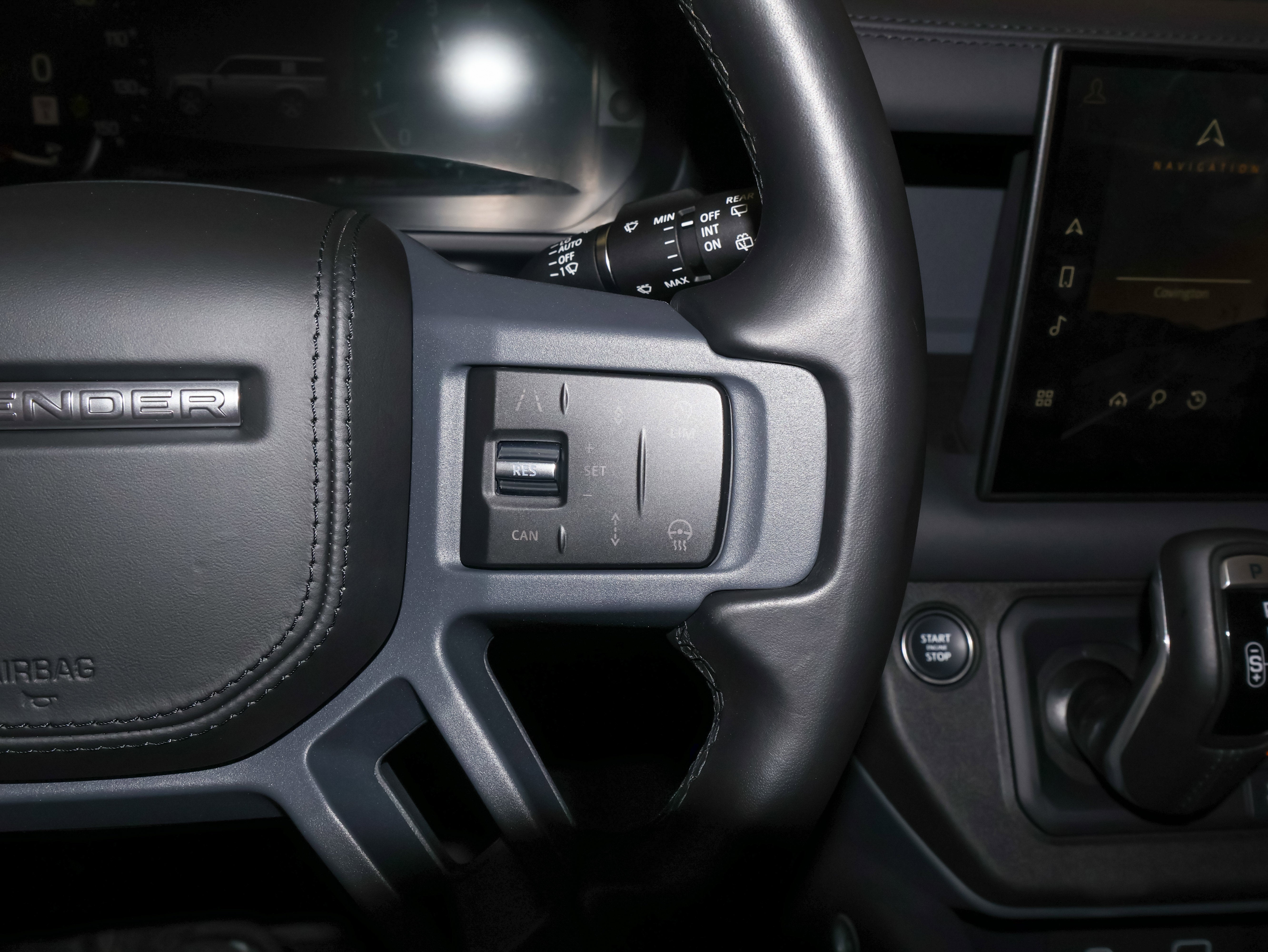 2024 Land Rover Defender X-Dynamic SE