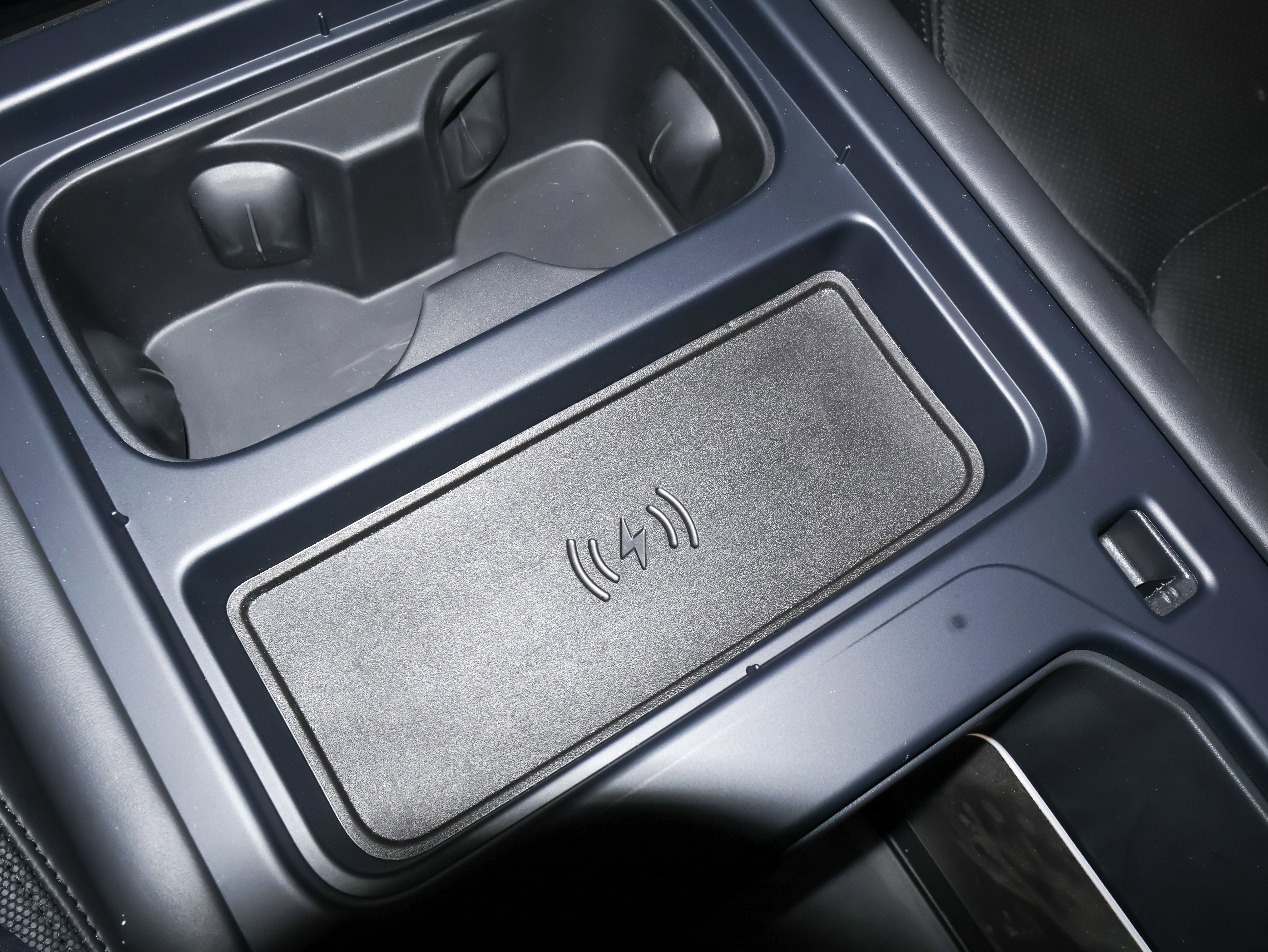 2024 Land Rover Defender X-Dynamic SE