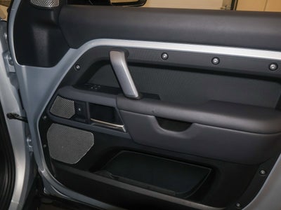 2024 Land Rover Defender X-Dynamic SE