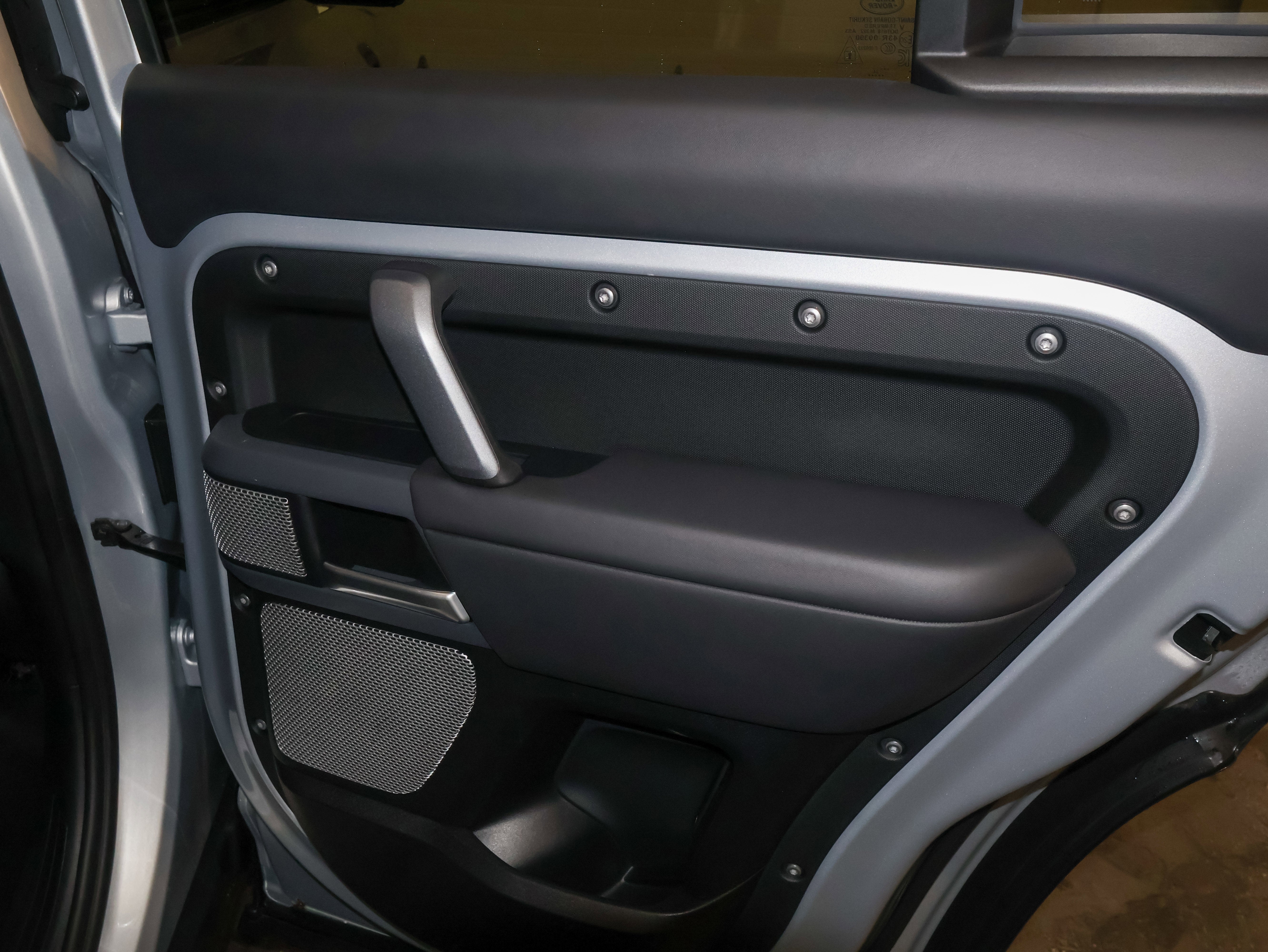 2024 Land Rover Defender X-Dynamic SE
