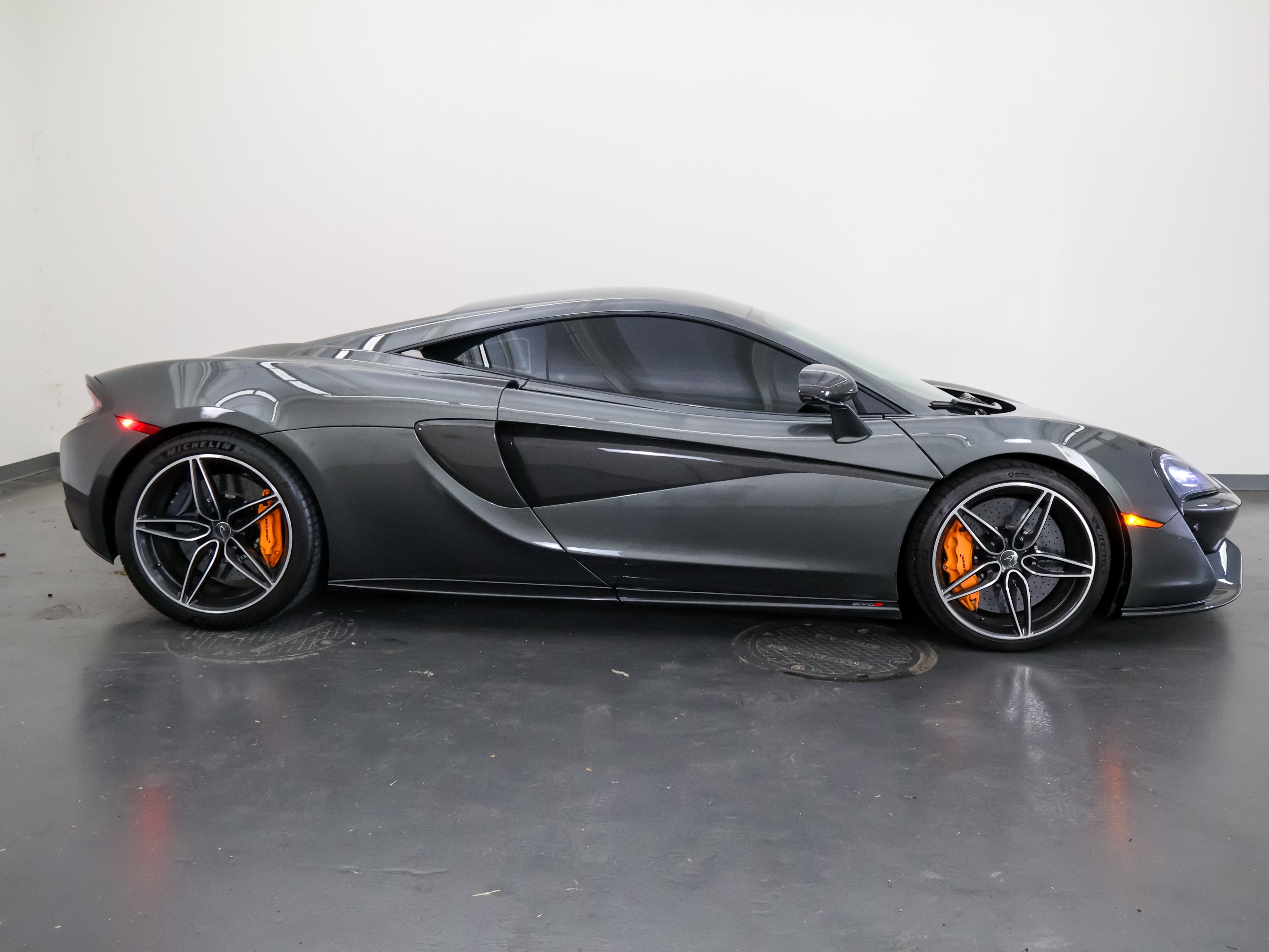 2016 McLaren 570S Base