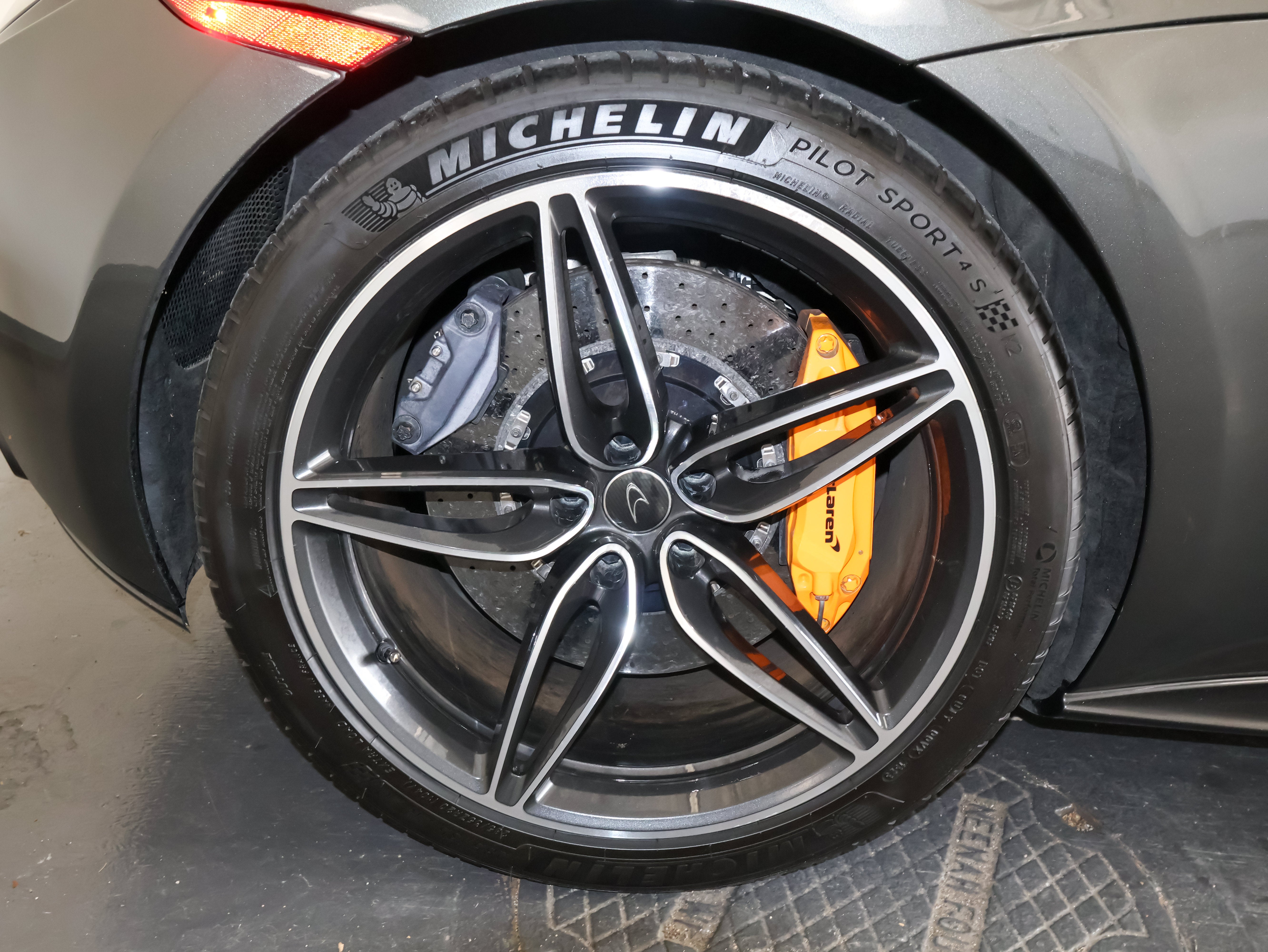 2016 McLaren 570S Base