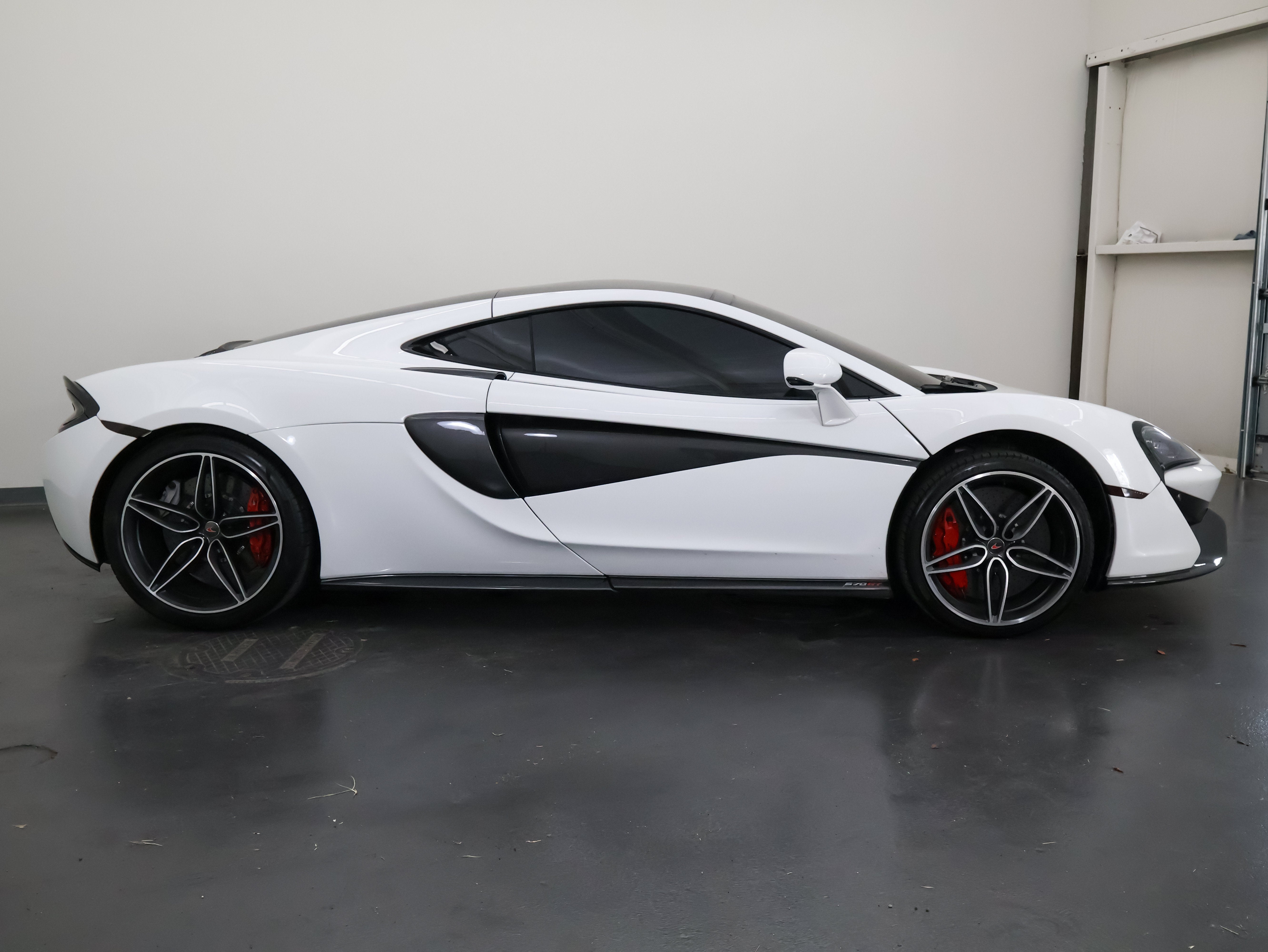 2018 McLaren 570GT Base