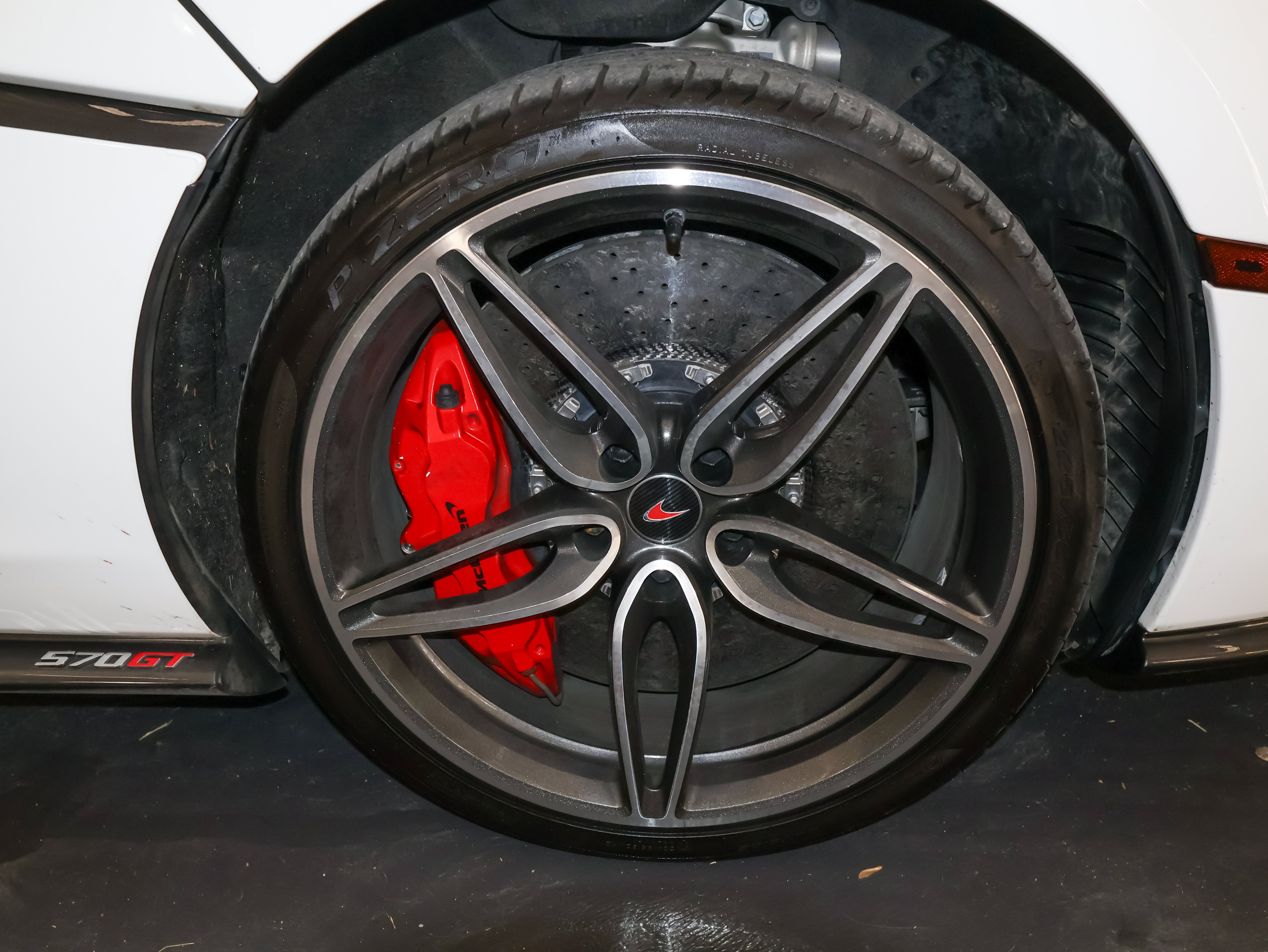 2018 McLaren 570GT Base