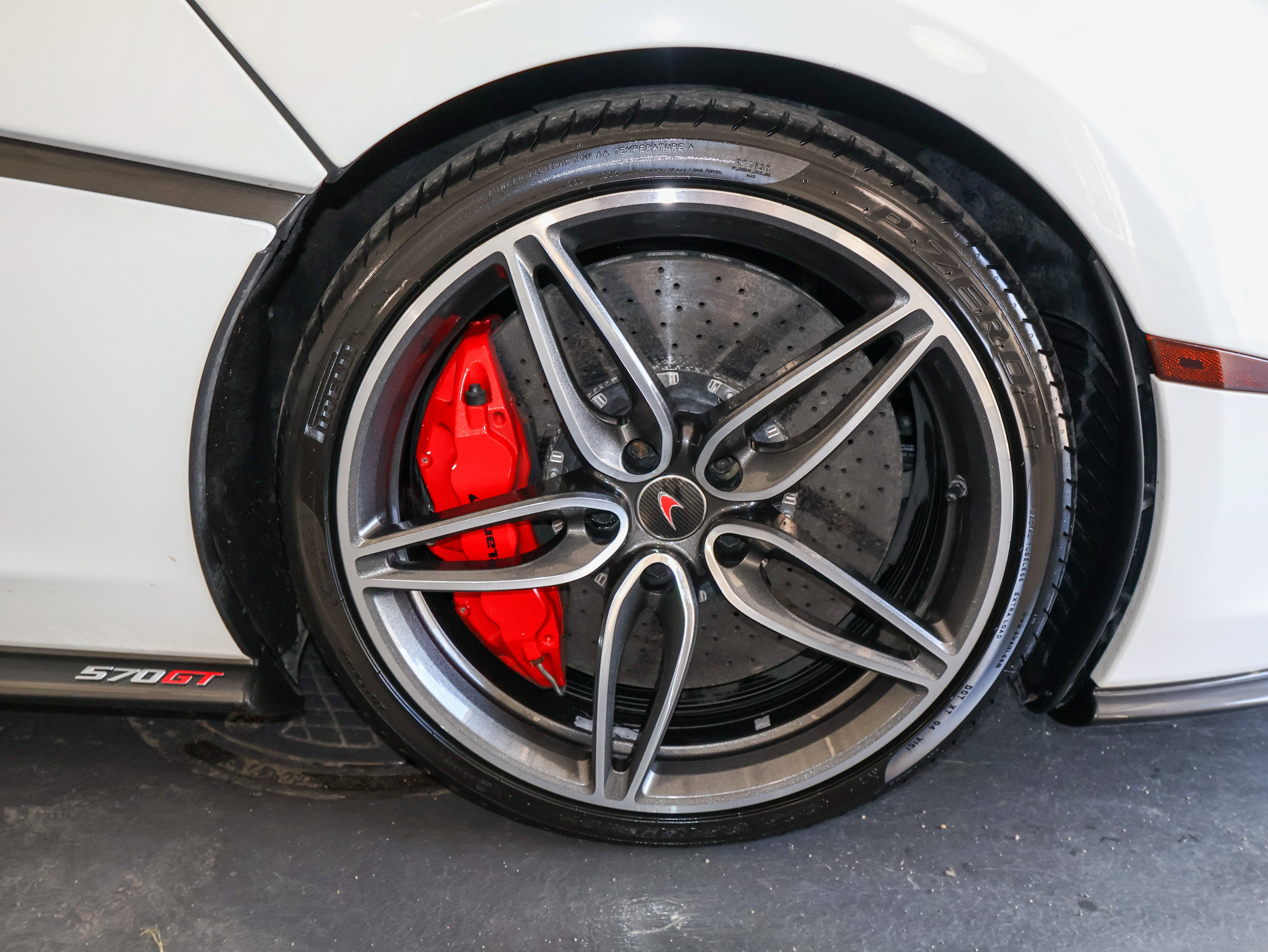 2018 McLaren 570GT Base
