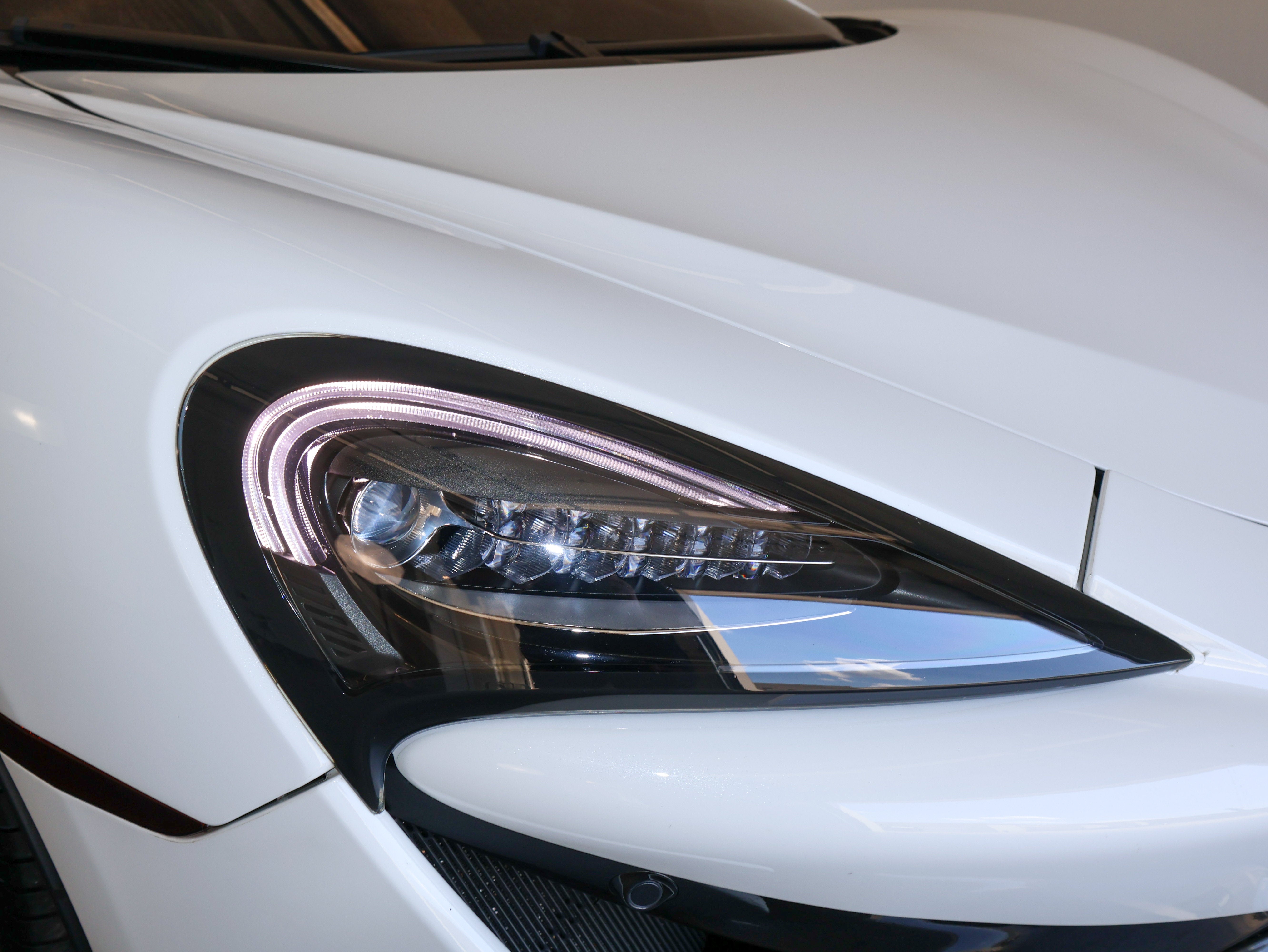 2018 McLaren 570GT Base