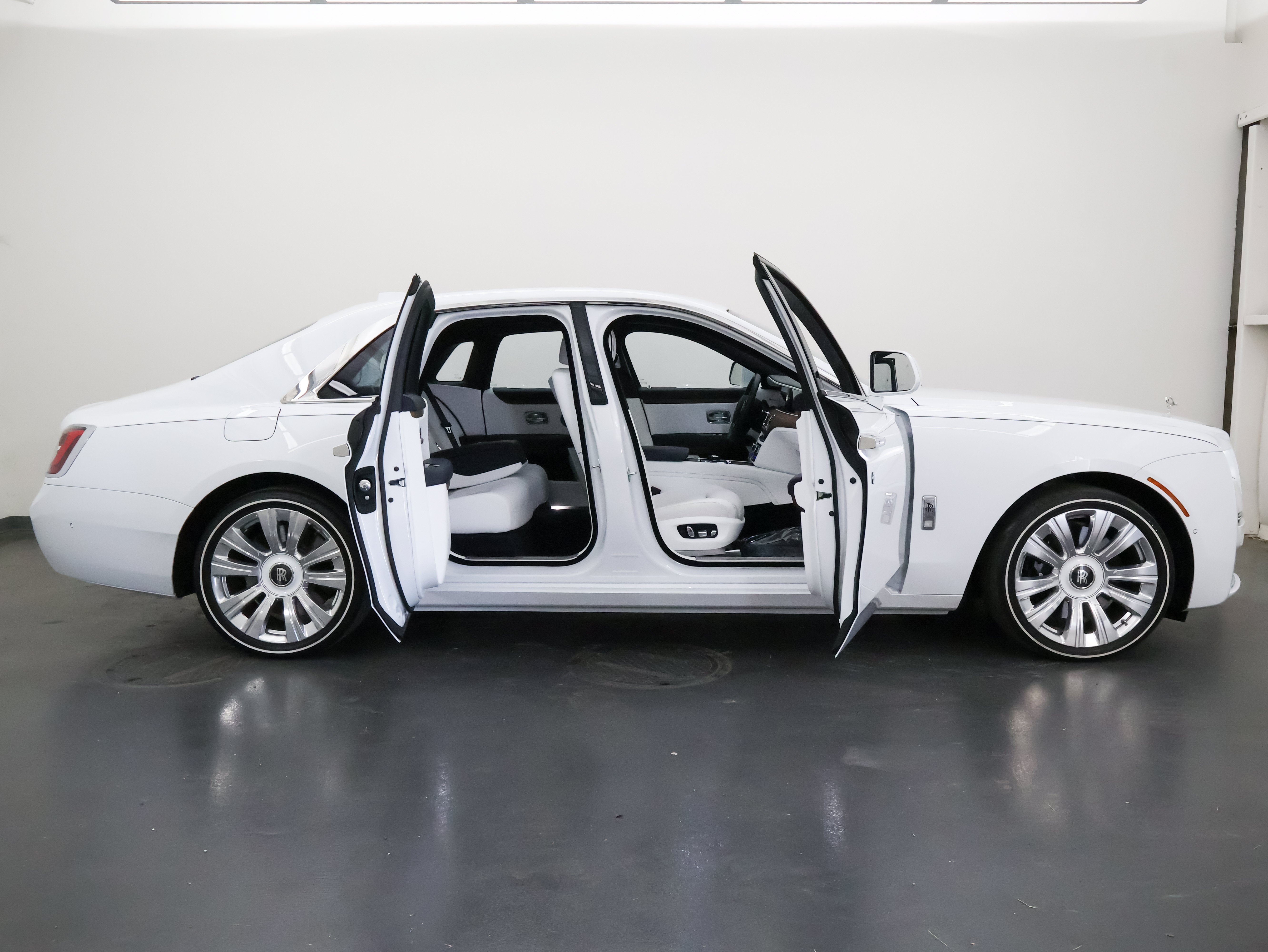 2022 Rolls-Royce Ghost Base
