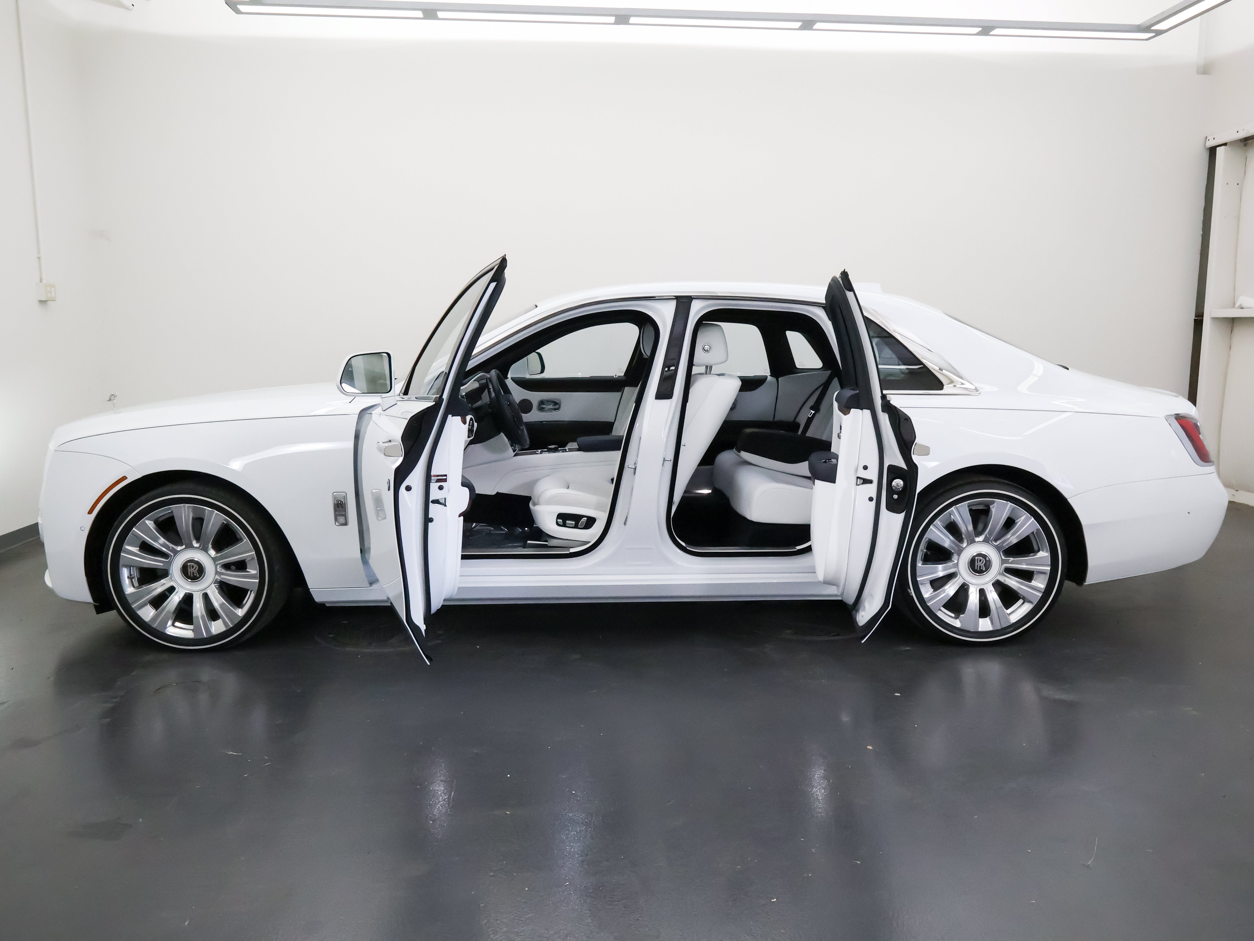 2022 Rolls-Royce Ghost Base
