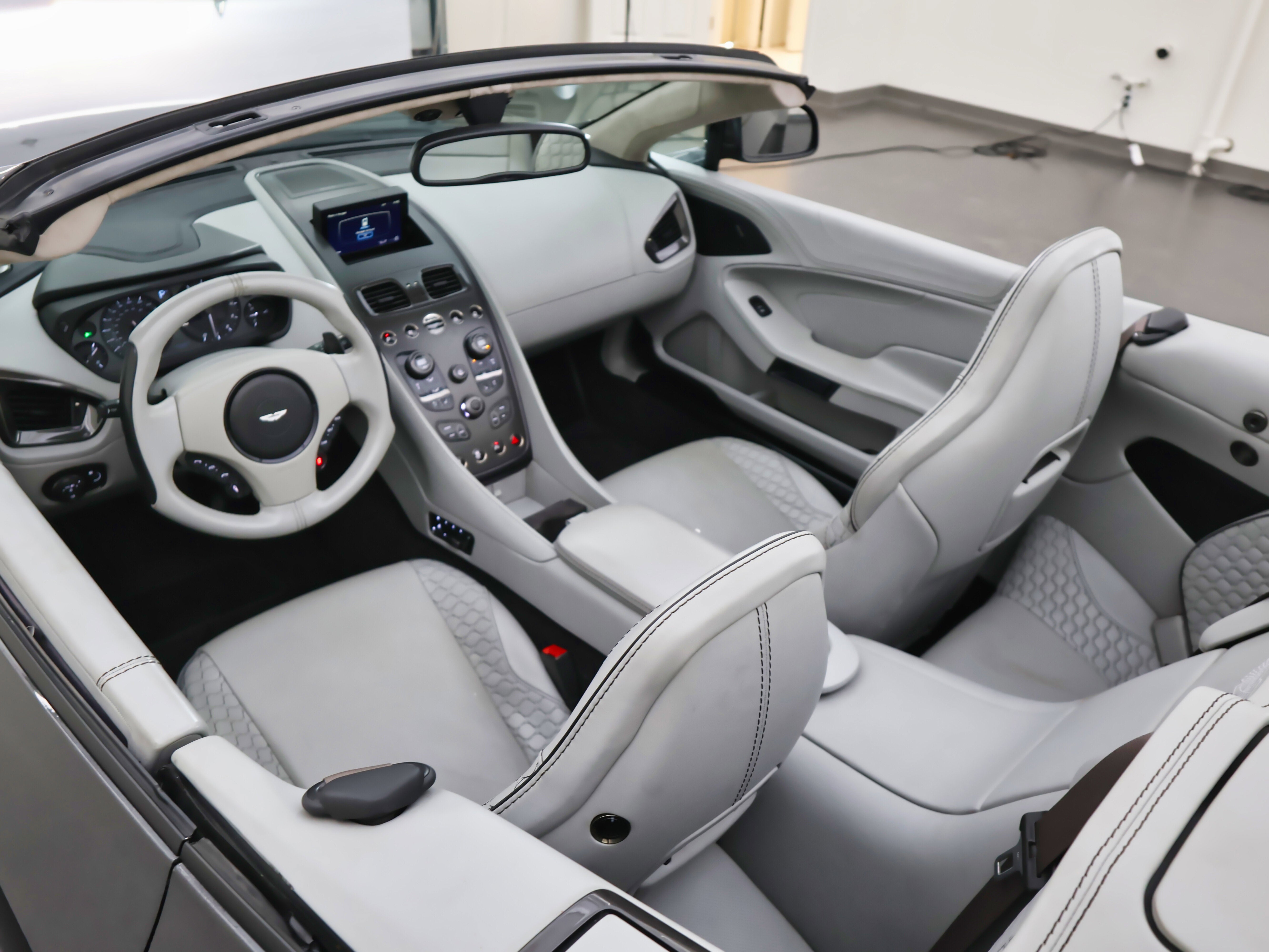 2014 Aston Martin Vanquish Volante