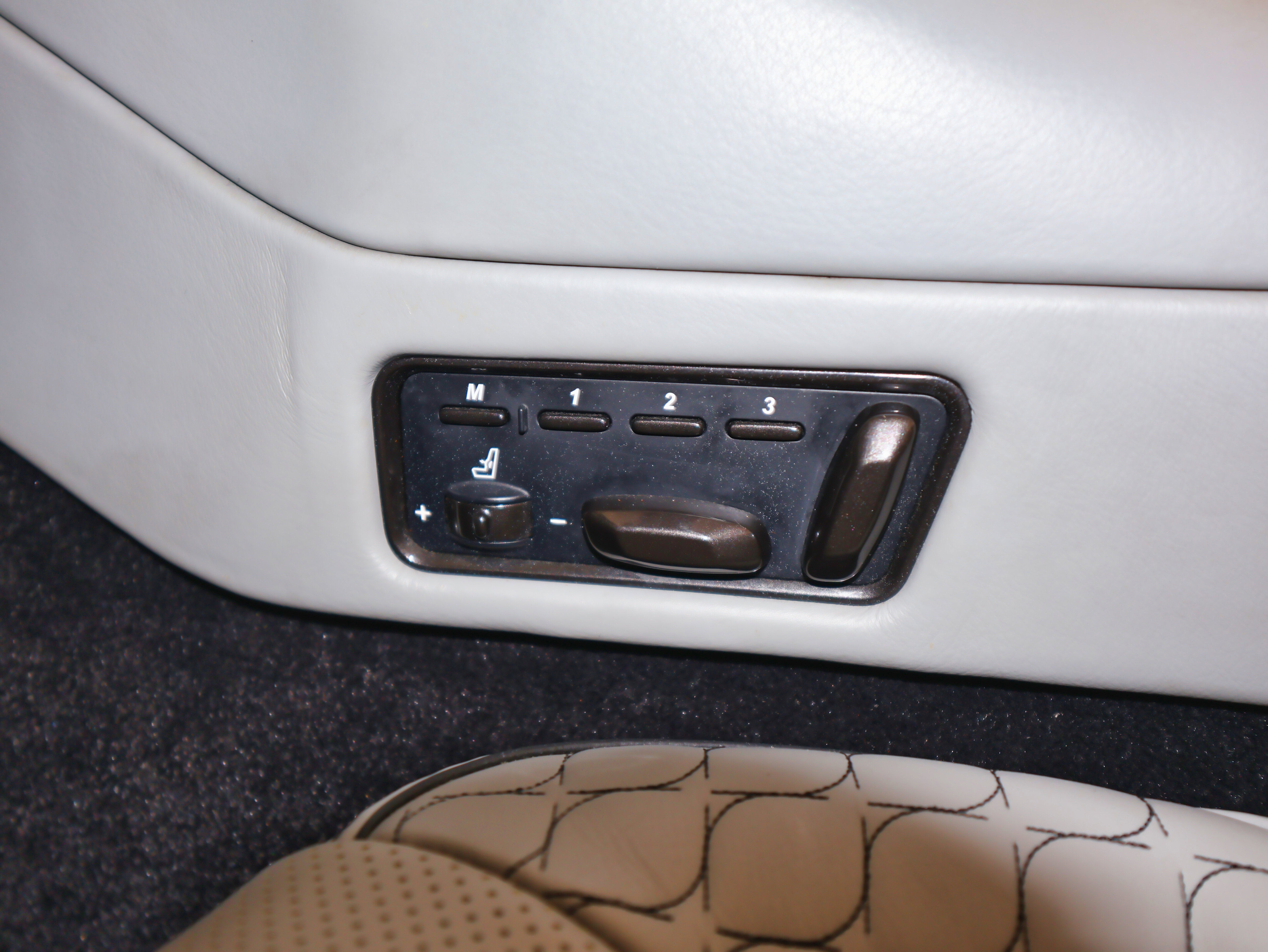 2014 Aston Martin Vanquish Volante