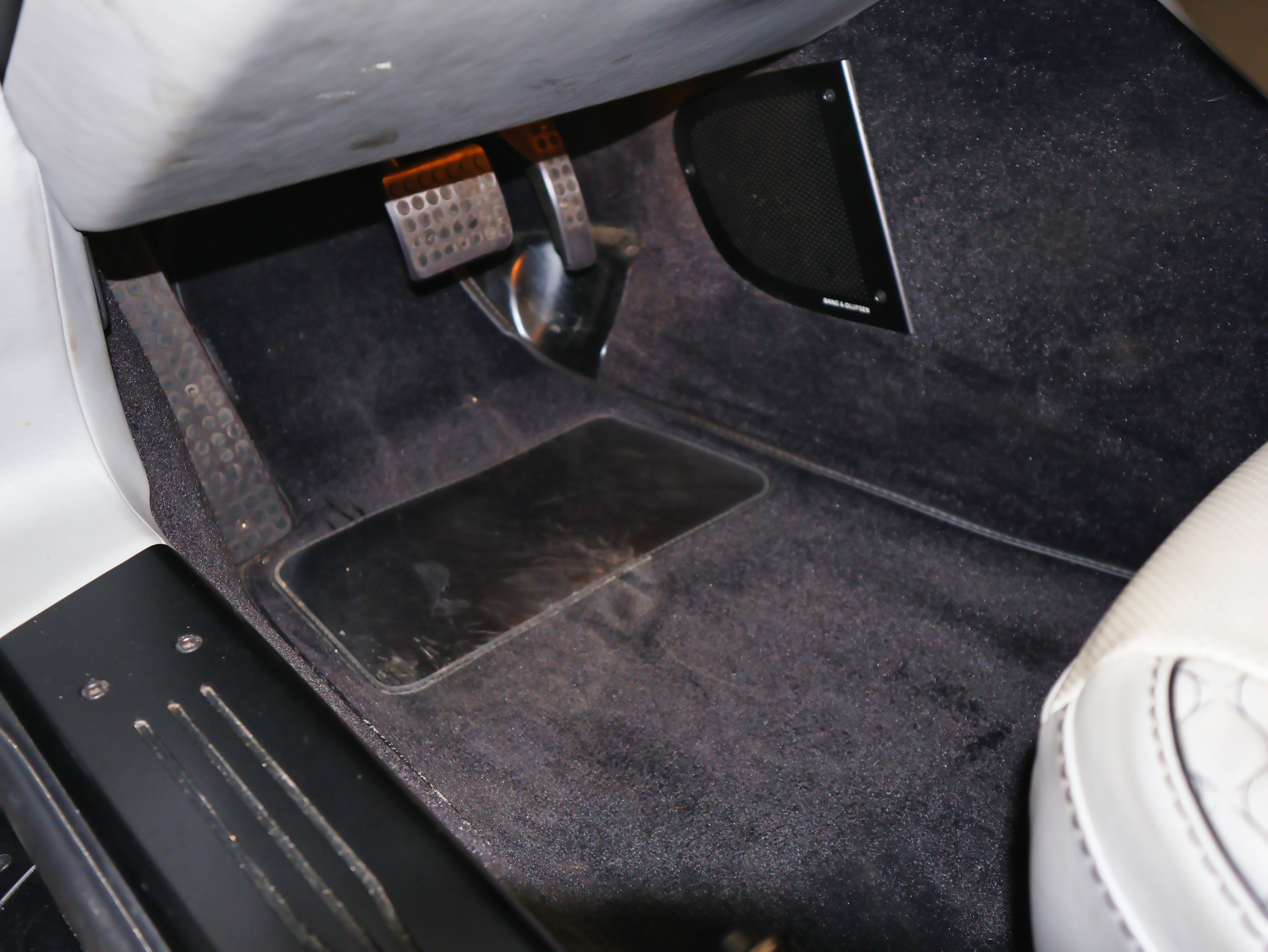 2014 Aston Martin Vanquish Volante