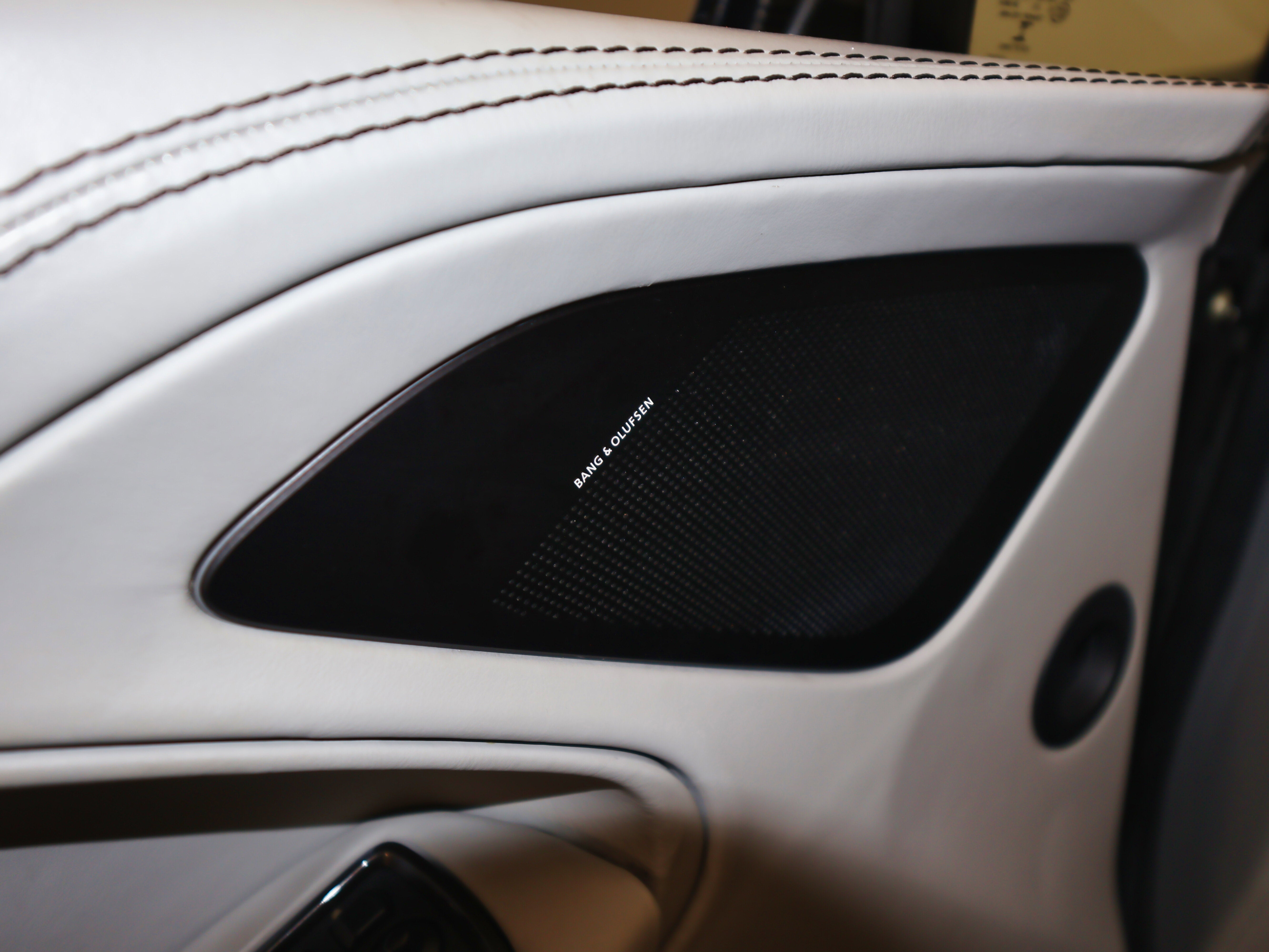 2014 Aston Martin Vanquish Volante