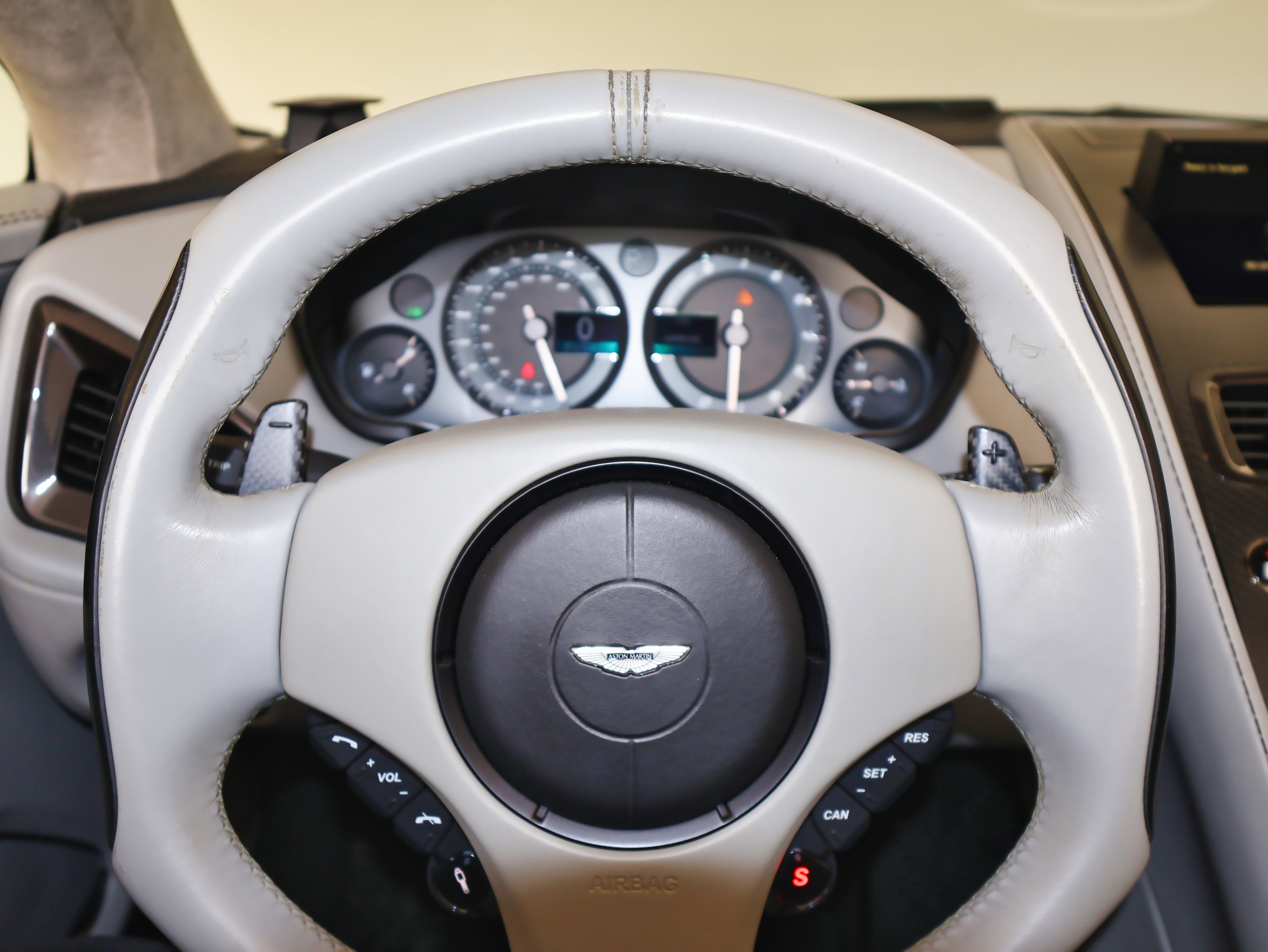 2014 Aston Martin Vanquish Volante