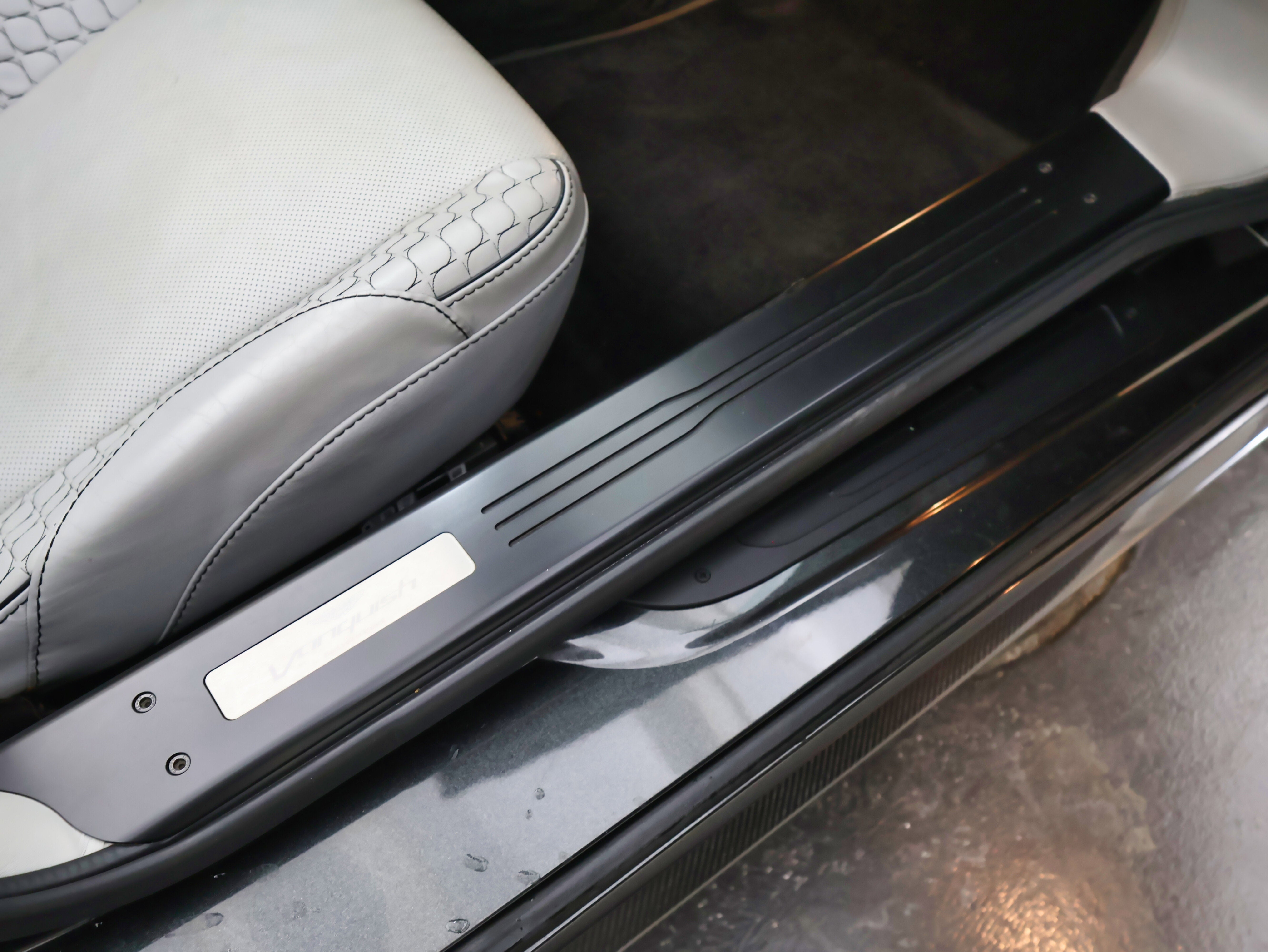 2014 Aston Martin Vanquish Volante