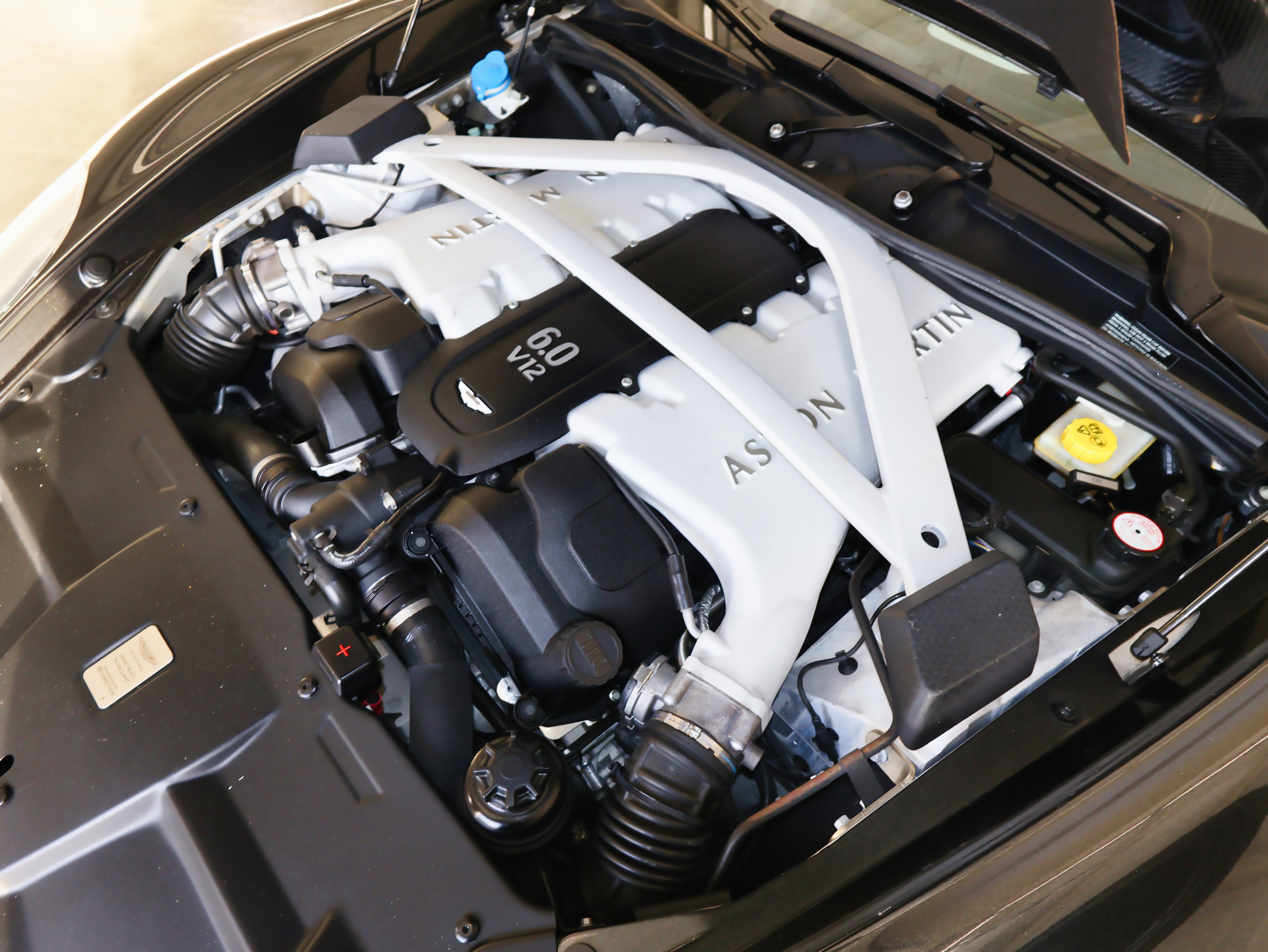 2014 Aston Martin Vanquish Volante