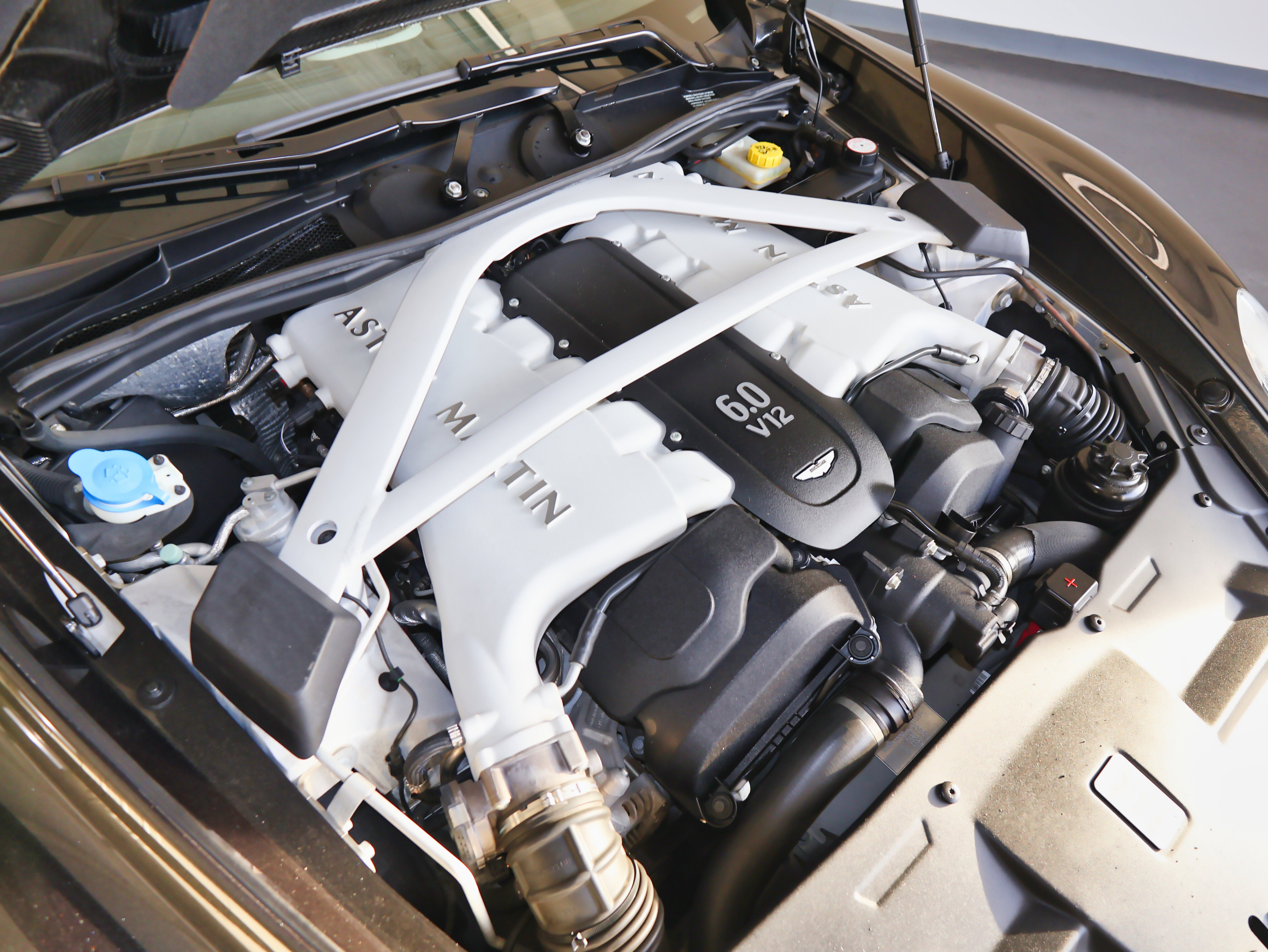 2014 Aston Martin Vanquish Volante