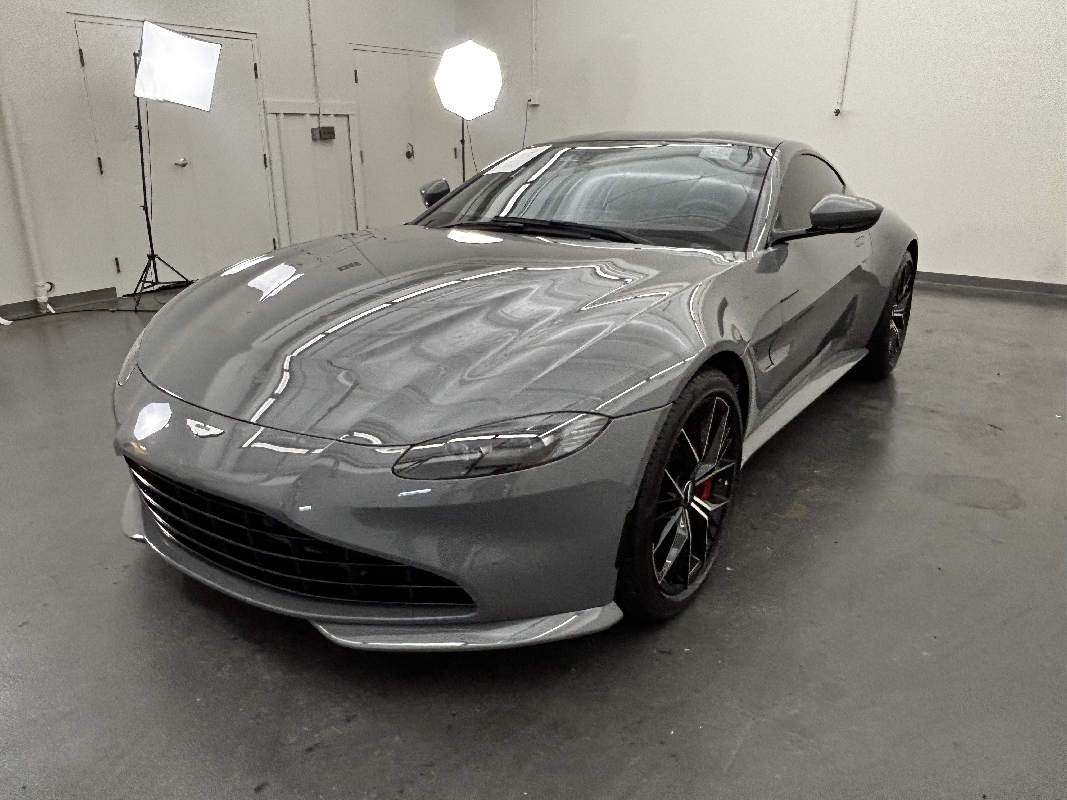 2021 Aston Martin Vantage Base