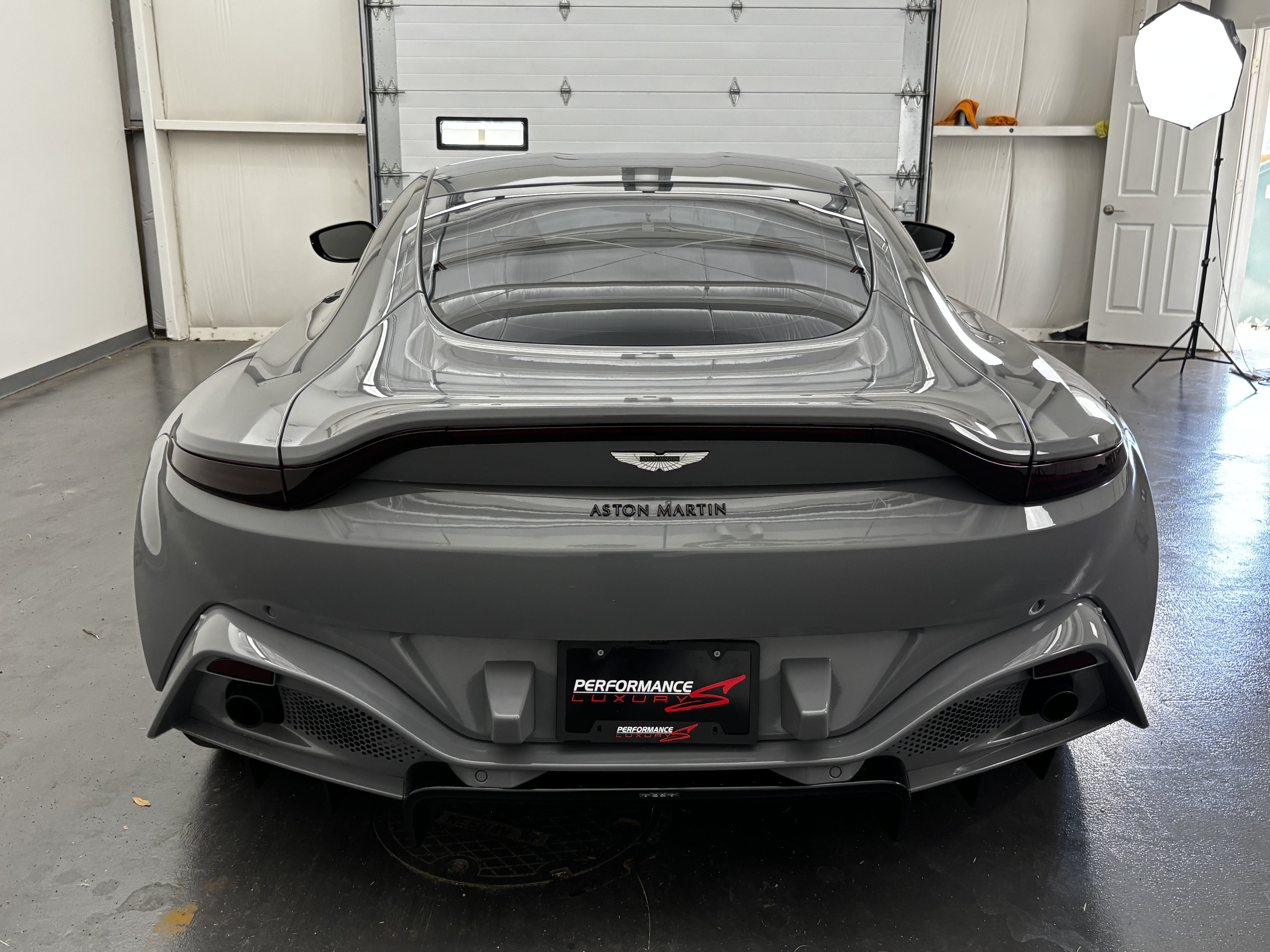 2021 Aston Martin Vantage Base