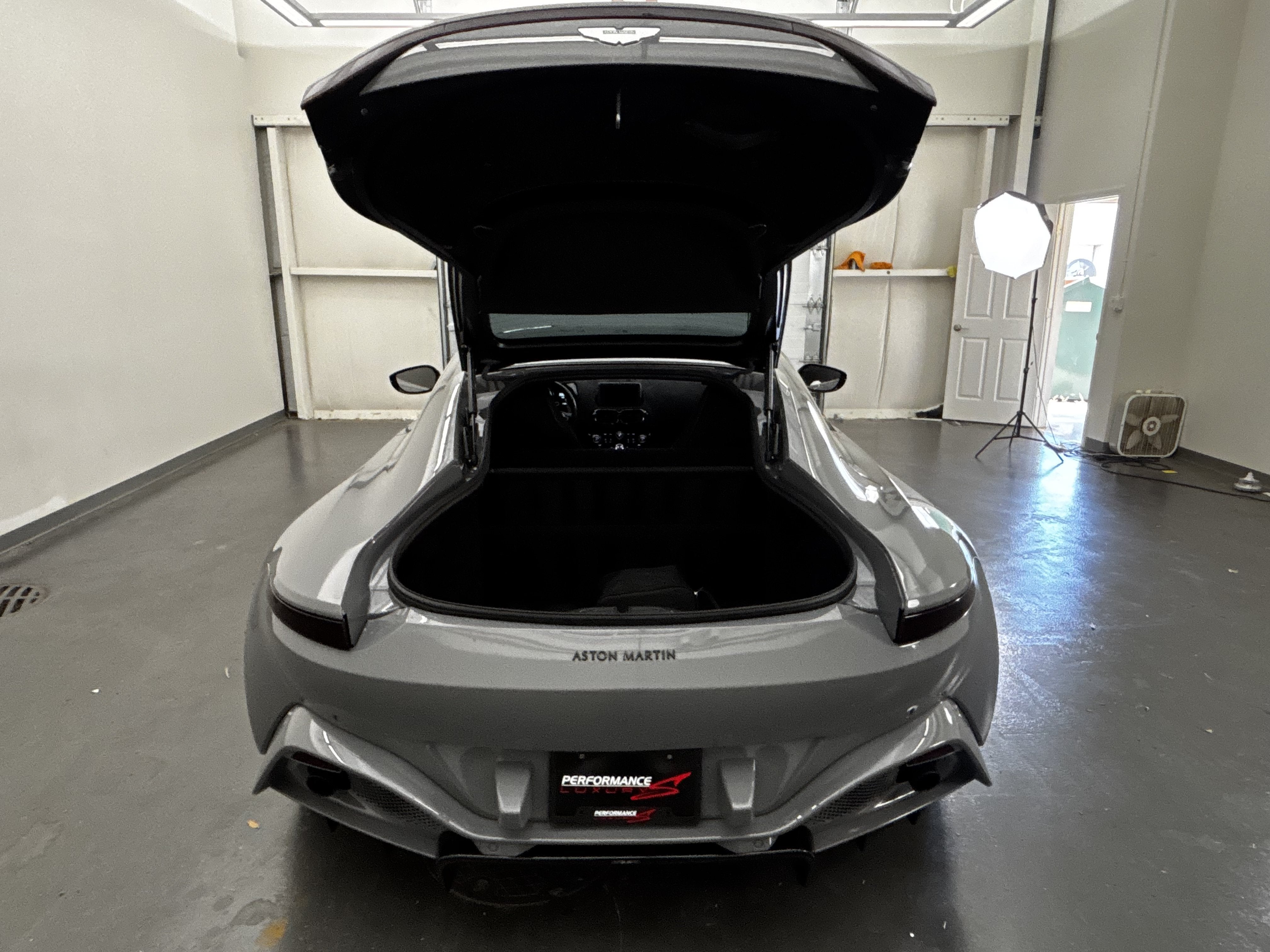 2021 Aston Martin Vantage Base