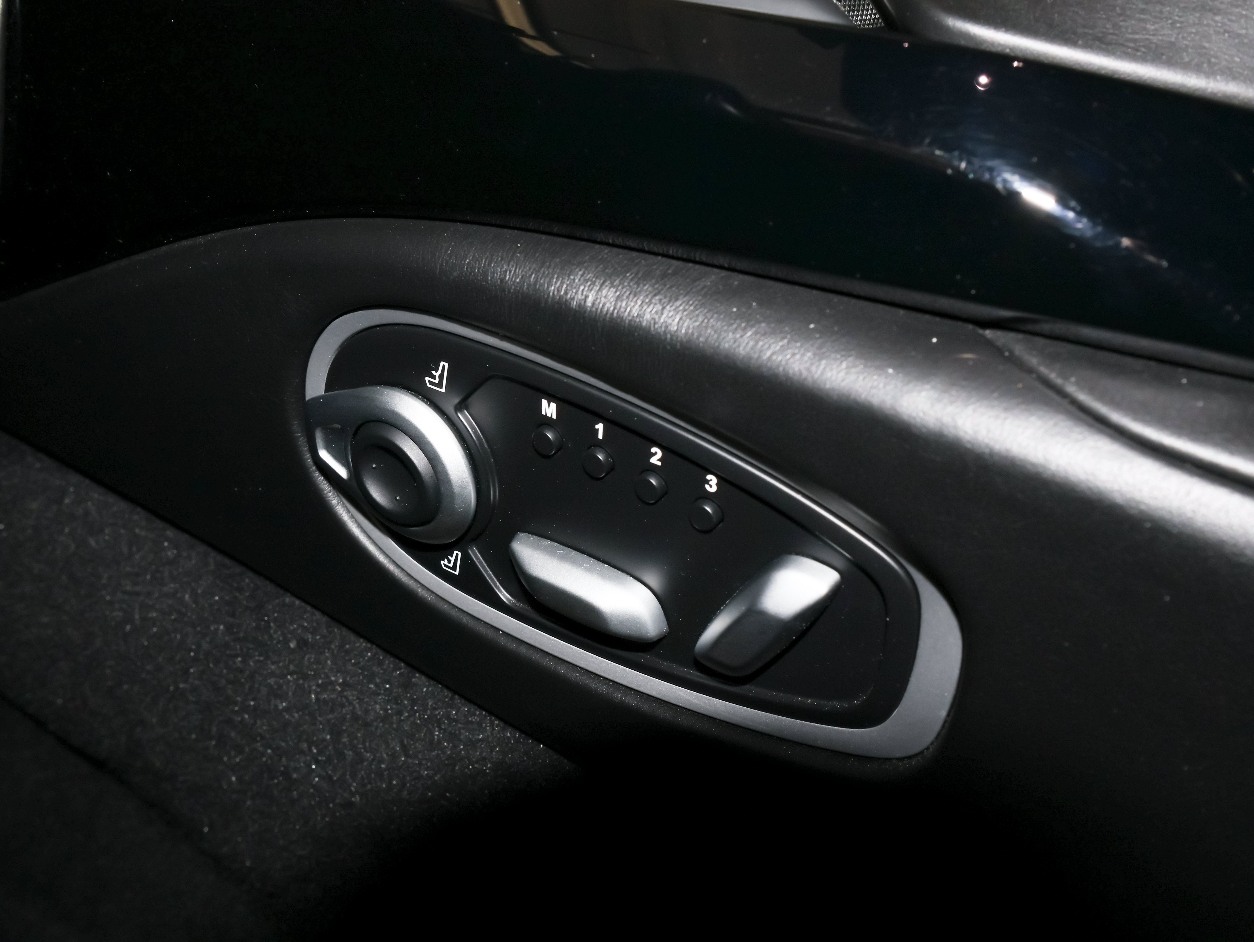 2019 Aston Martin Vantage Base