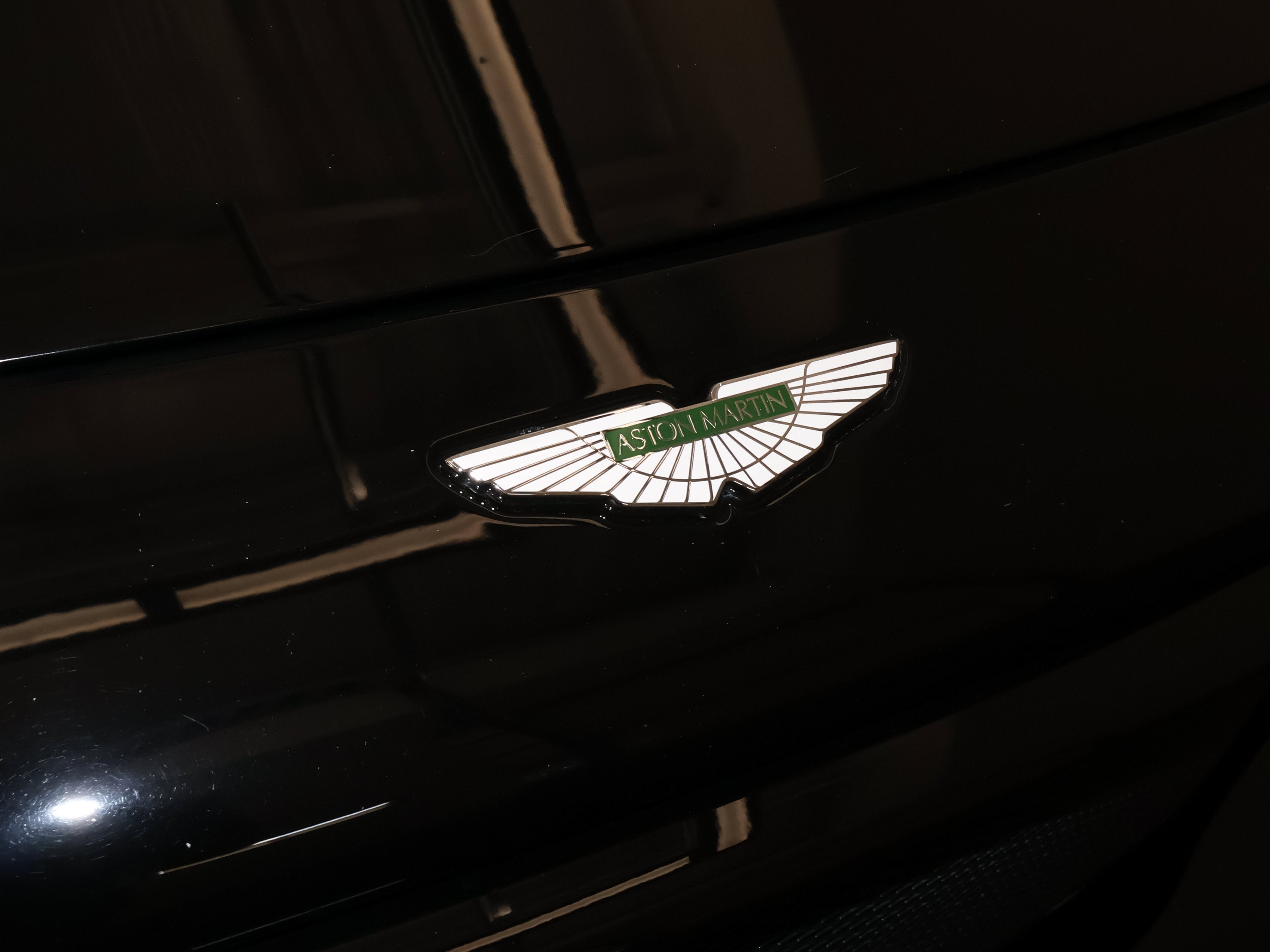 2019 Aston Martin Vantage Base