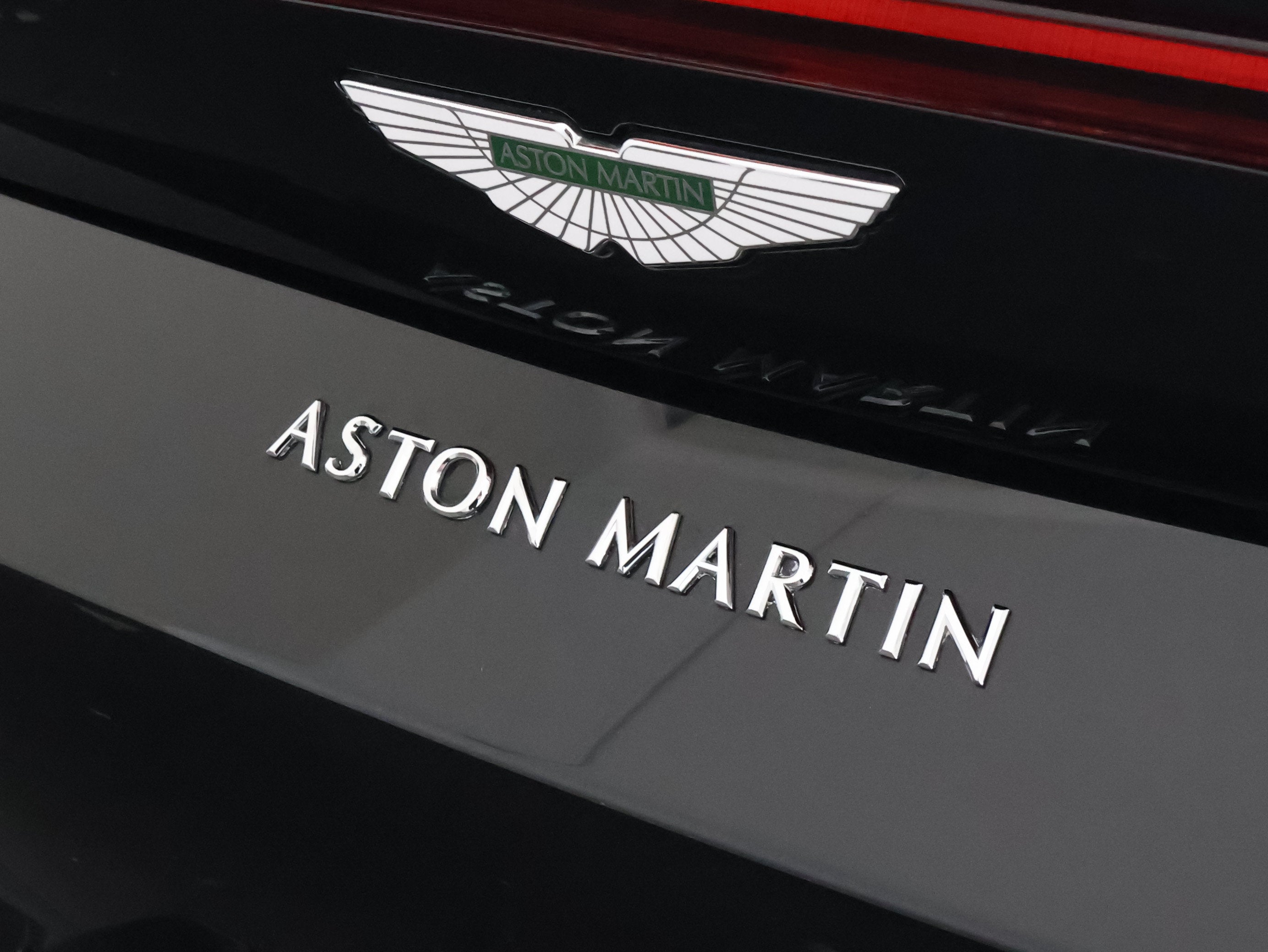 2019 Aston Martin Vantage Base